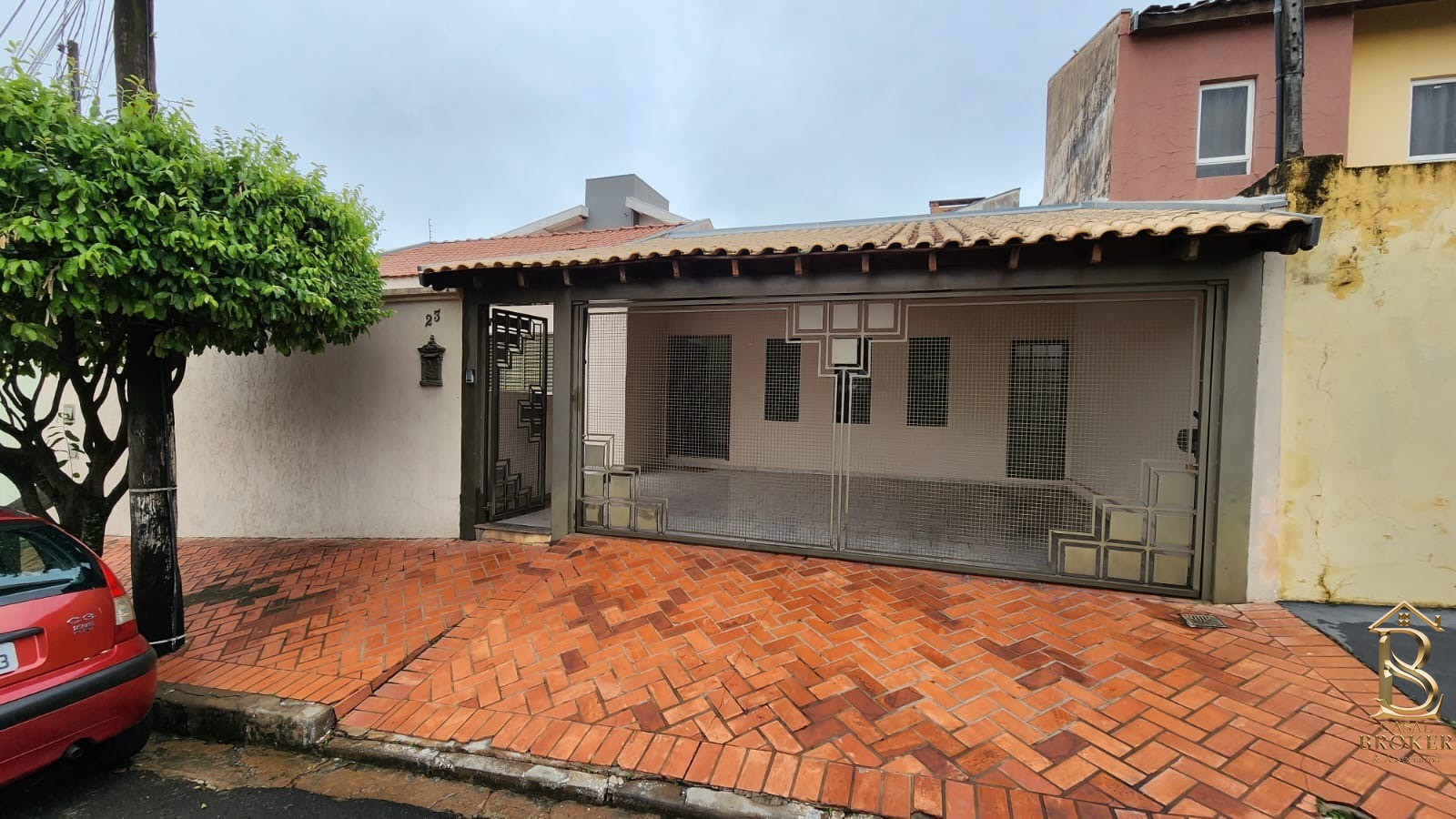 Casa muito boa no Jardim Ohara, 3 dorm. sendo 1 suite