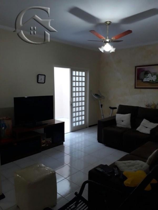 CASA RESIDENCIAL em MARÍLIA - SP, JARDIM MARIA IZABEL