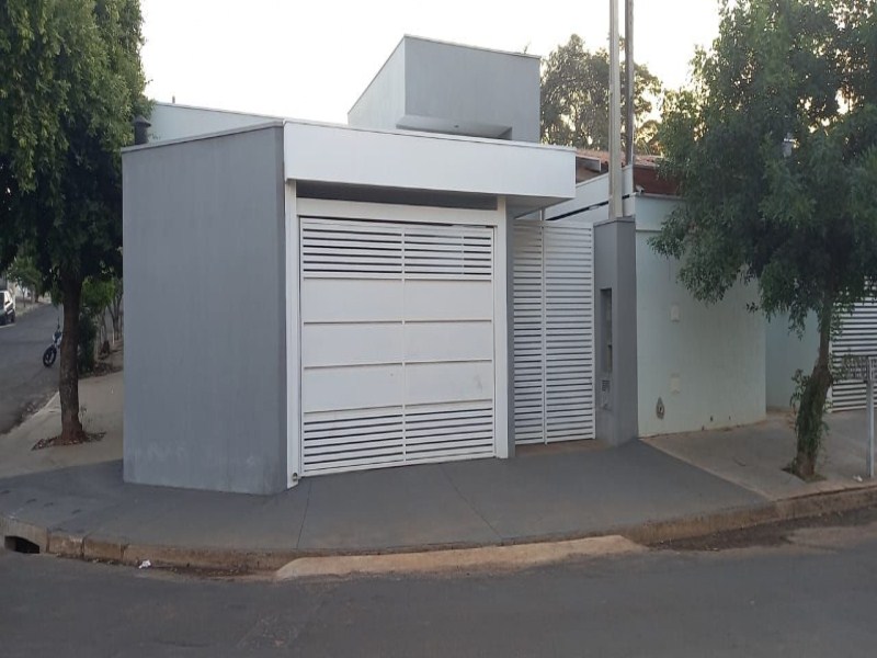 CASA RECÉM CONSTRUÍDA NO PALMITAL