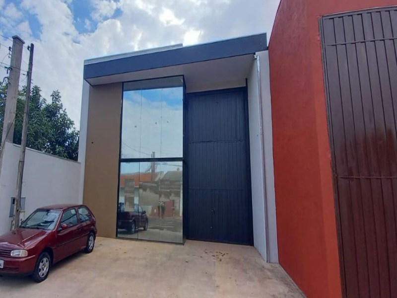 BARRACÃO PARA LOCAÇÃO COM FÁCIL ACESSO À PISTA
