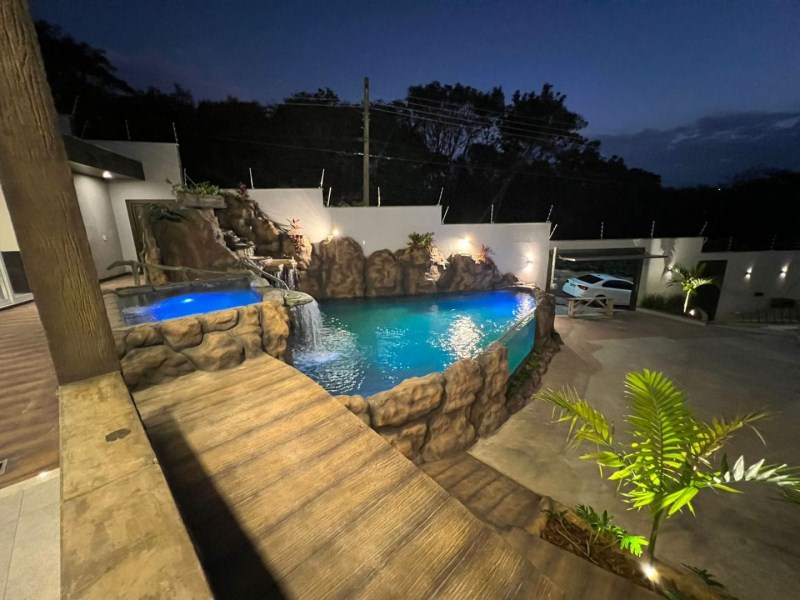 CASA À VENDA, POR R$ 2.300.000 - PARQUE DAS ESMERALDAS II - MARÍLIA/SP