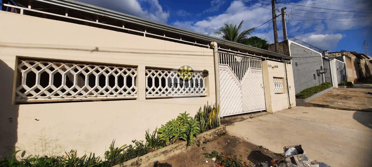 Casa, 3 quartos, 239 m² - Foto 1