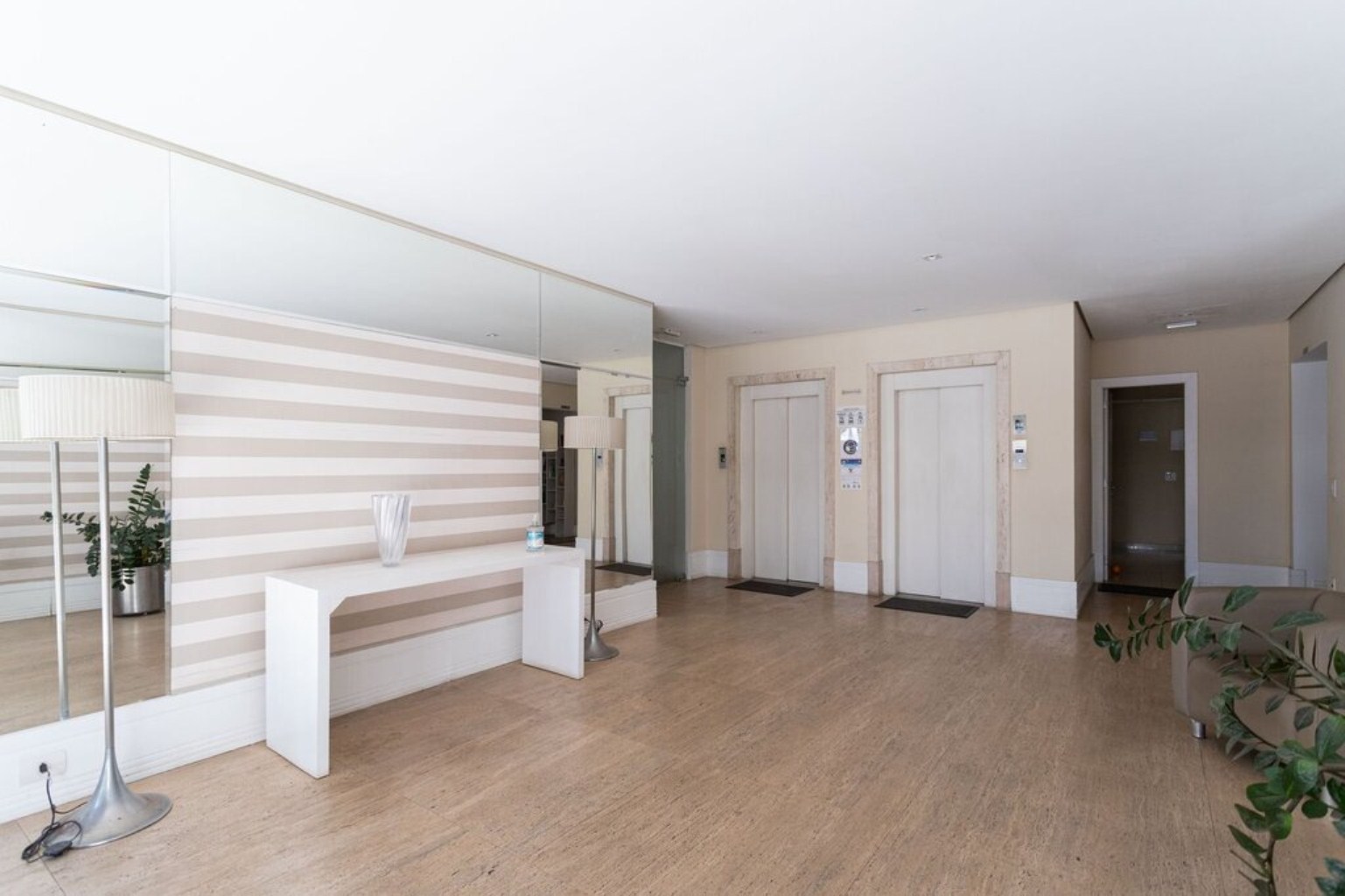 APARTAMENTO RESIDENCIAL em São Paulo - SP, Moema