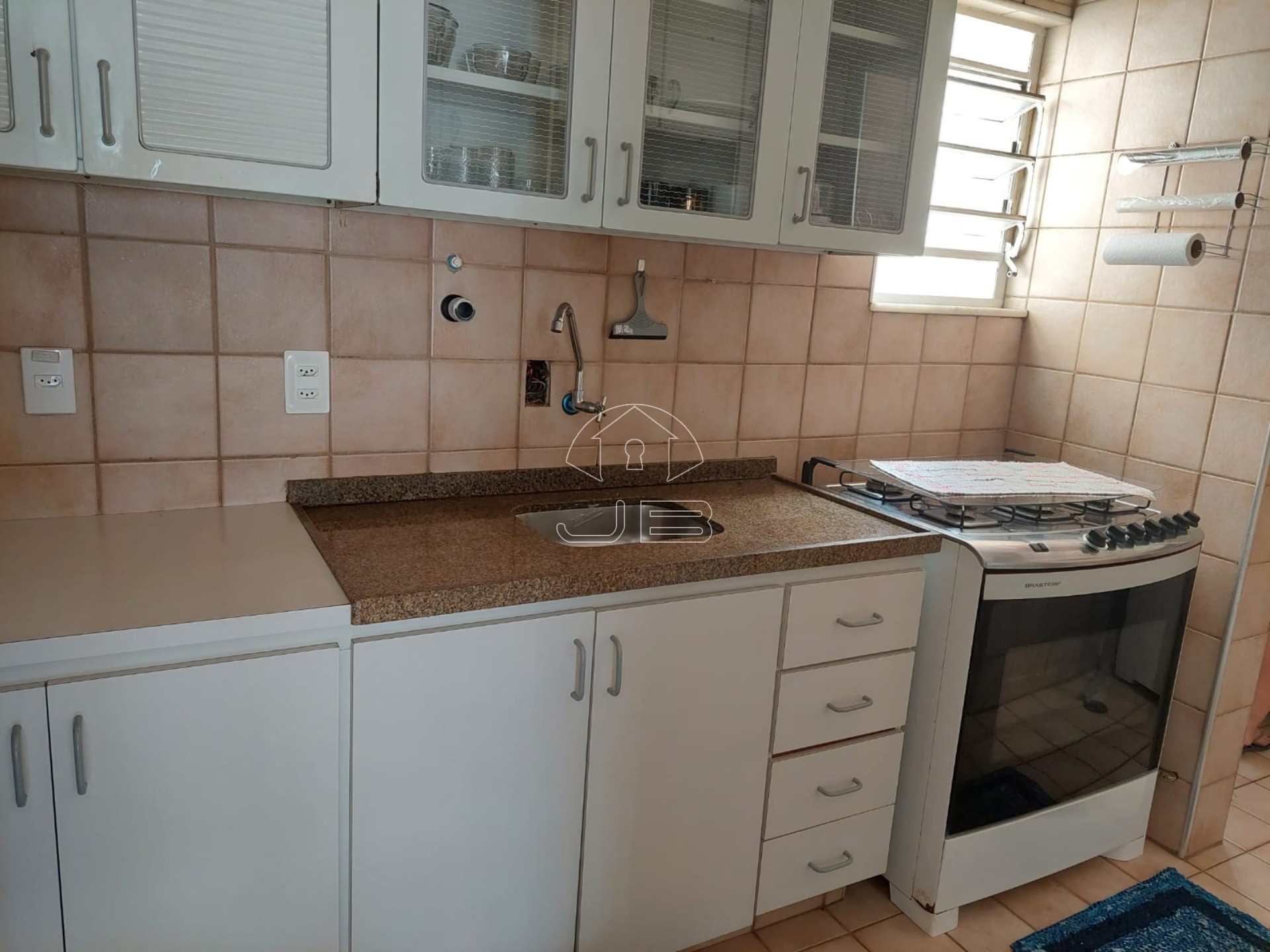 Vende apartamento no Jardim Garcia, Campinas - SP