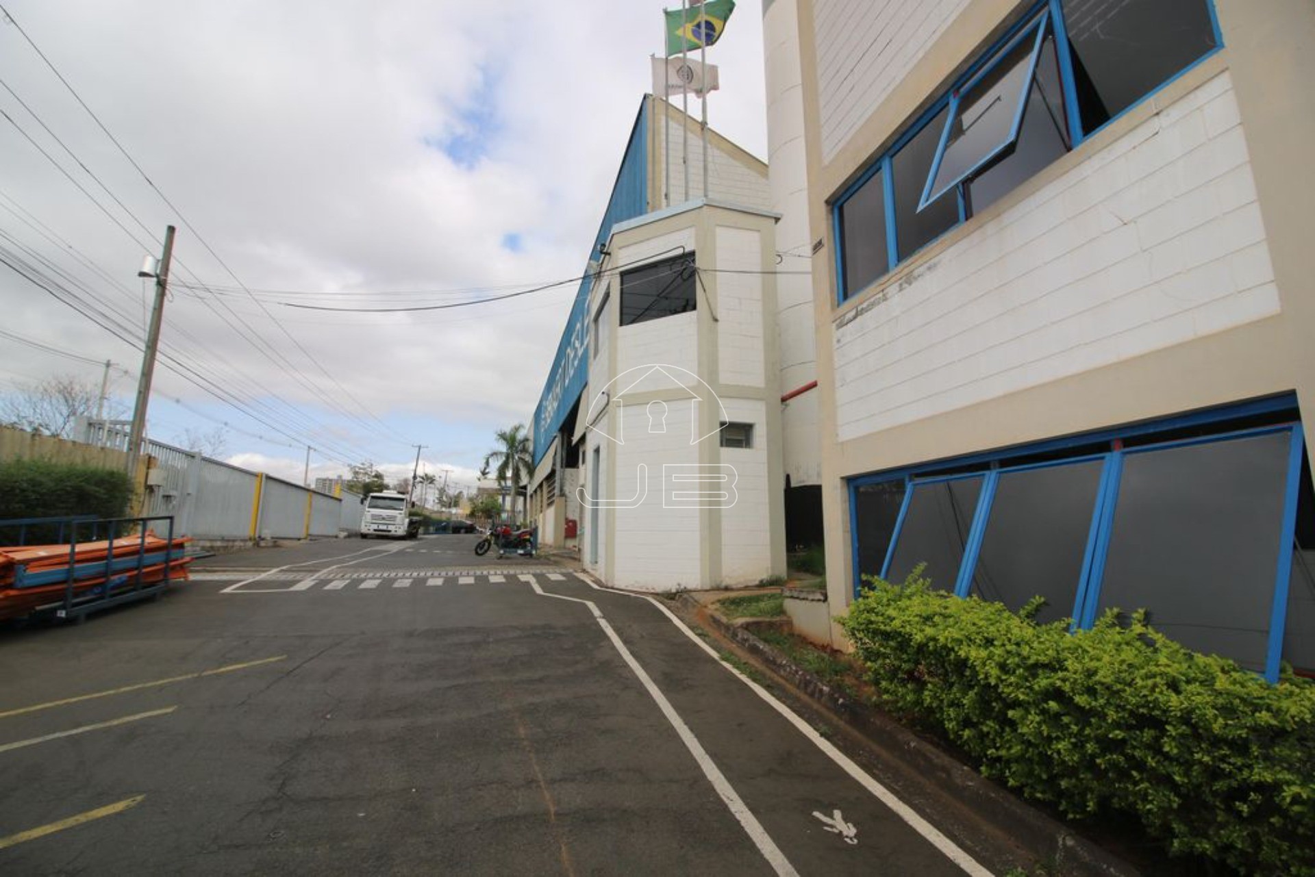 Galpão Industrial e comercial para venda e locação em Sumaré-SP