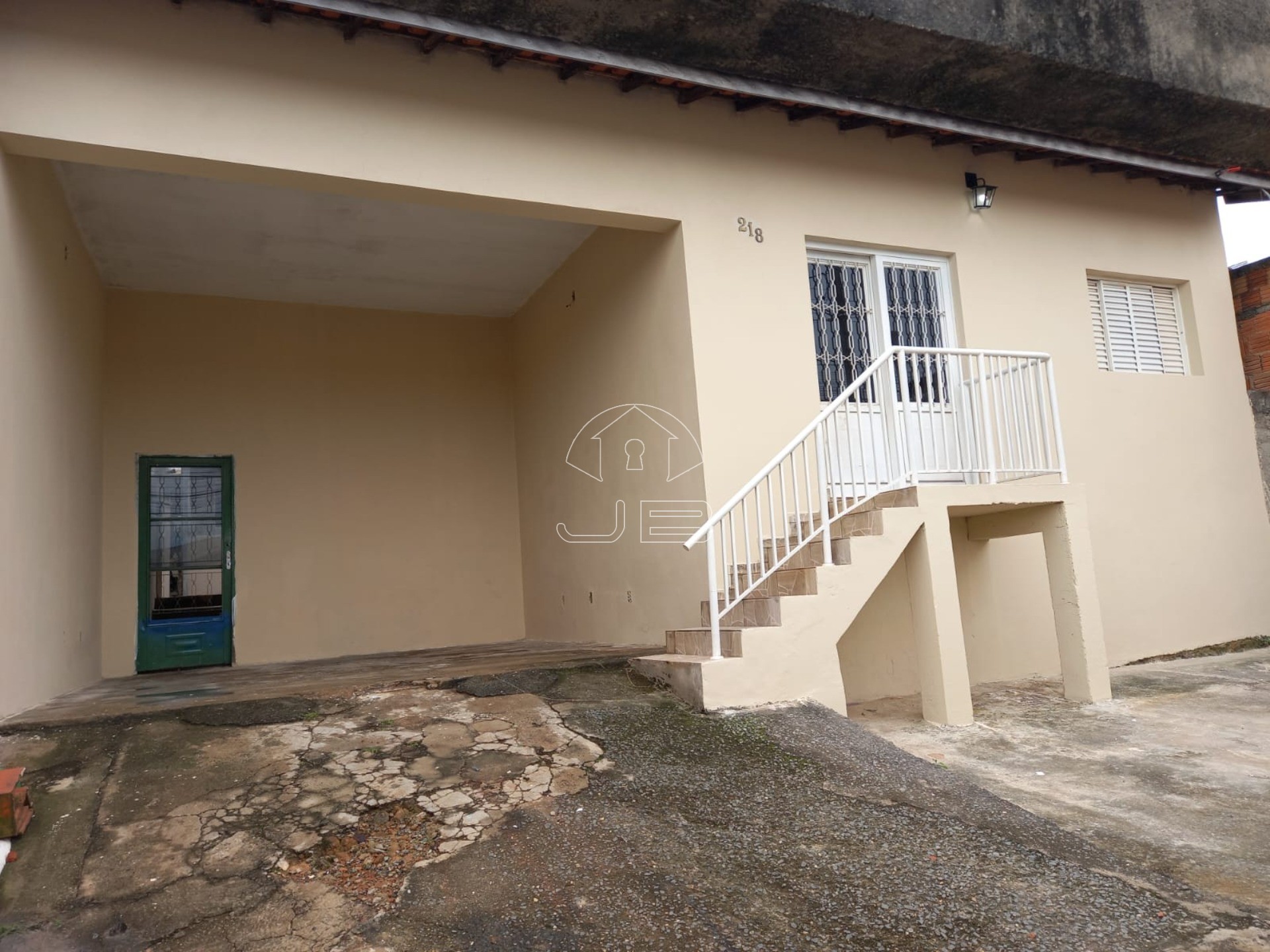 Casa a venda no Parque Santa Barbara, Campinas, SP.