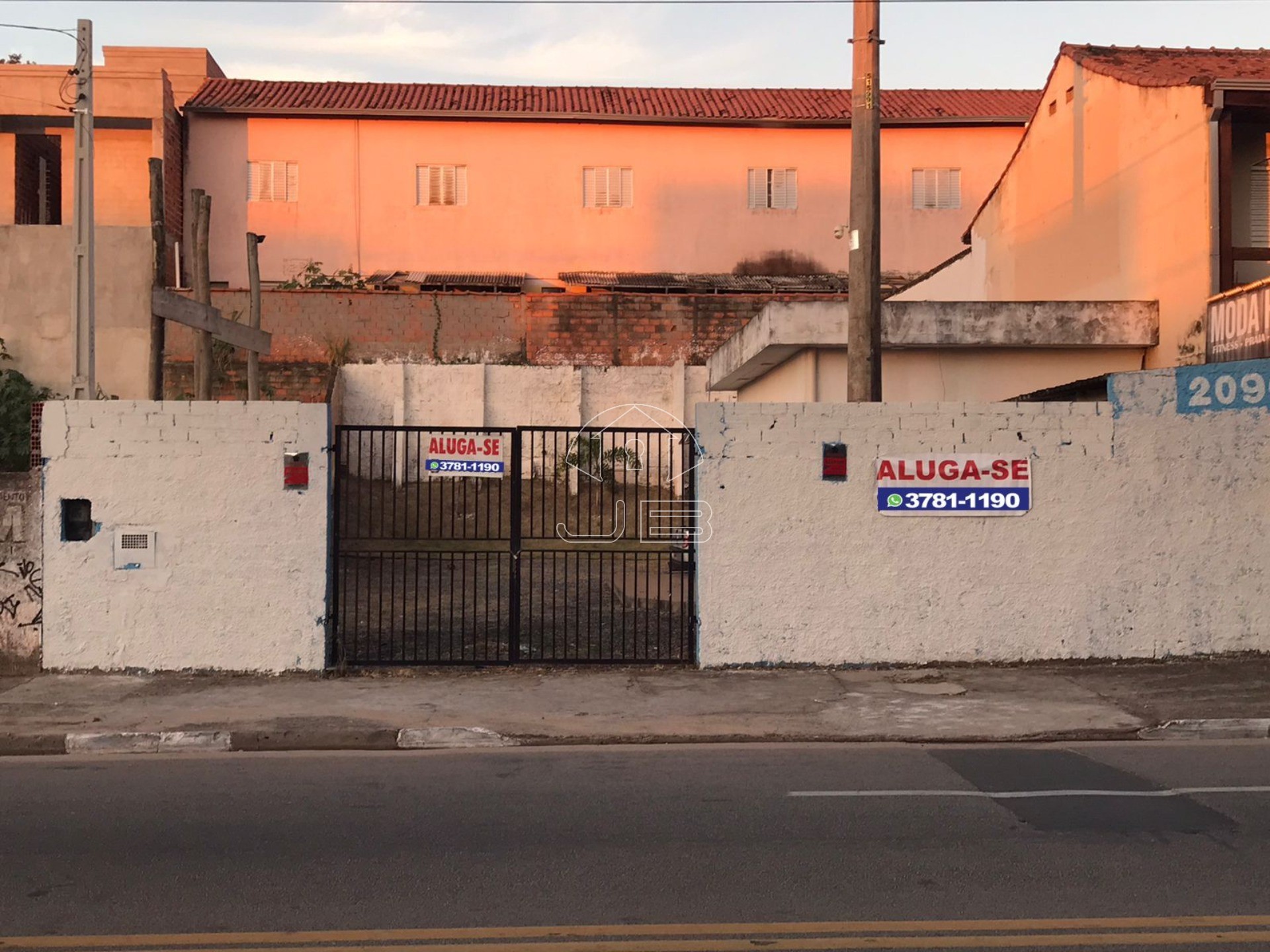Terreno, áreas, galpões e salões para locação na Avenida Emilio Bosco, Matão em Sumaré/SP