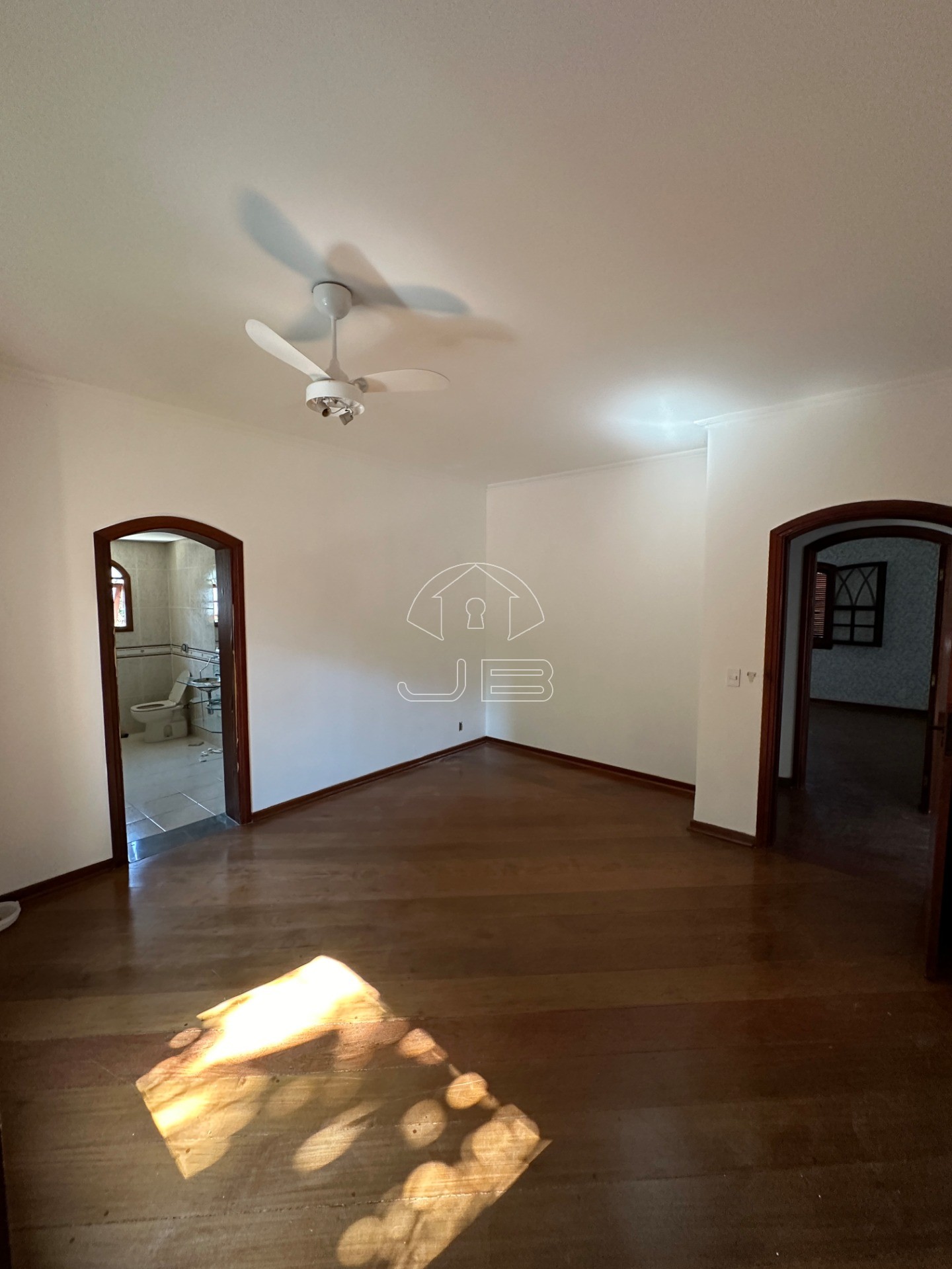 Casa para locação no Condomínio Chácara Flora, Valinhos,SP.