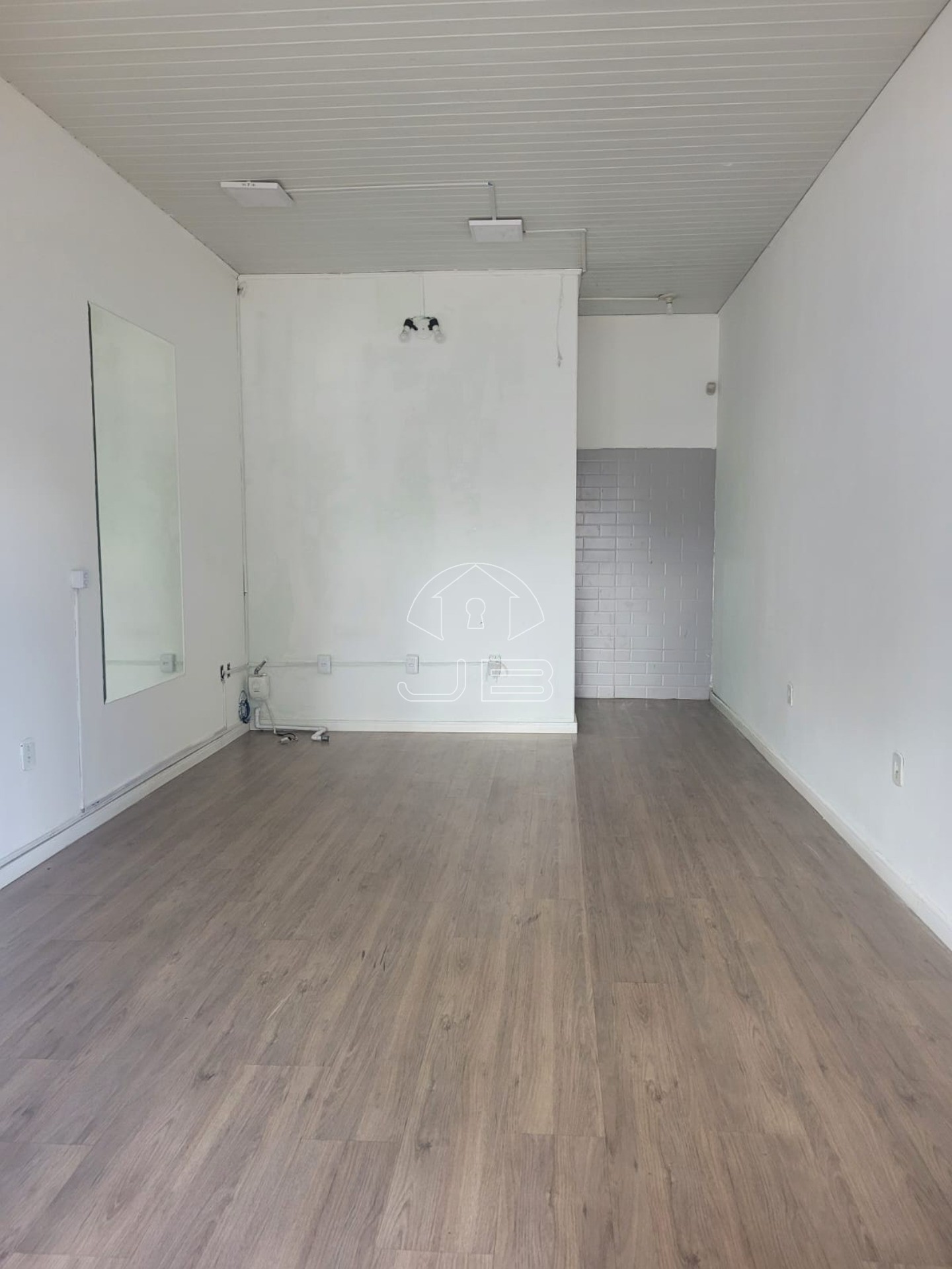 Sala Comercial para Locação em Sumaré-SP, no Bairro Parque Yolanda (Nova Veneza) - 1 Sala, 1 Banheiro, 35,11 m² de Área