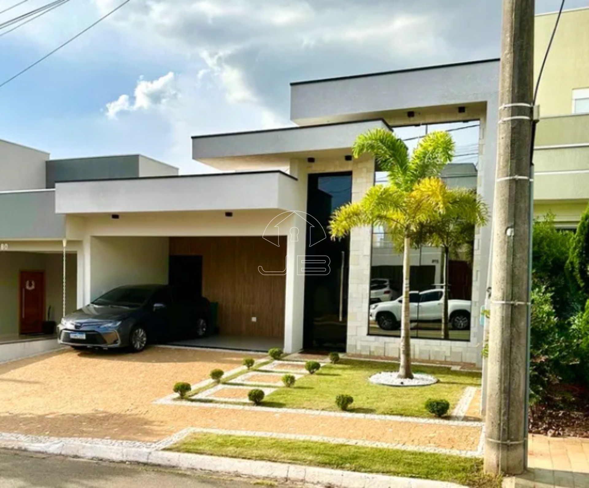 Imperdível oportunidade: Casa à venda em Hortolândia-SP, Jardim Golden Park Residence, 3 quartos, 1 suíte, 4 vagas de garagem.