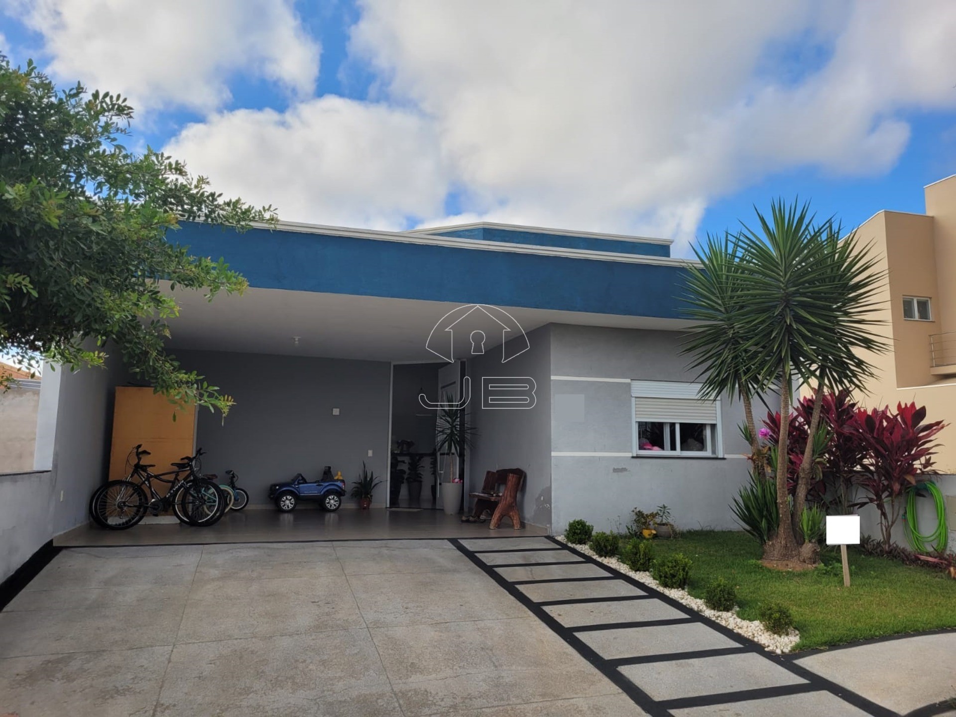 Imóvel de alto padrão em condomínio no Parque Ortolândia, Hortolândia-SP: 3 quartos, 2 suítes, 1 sala, 3 banheiros, 4 vagas, 160m².
