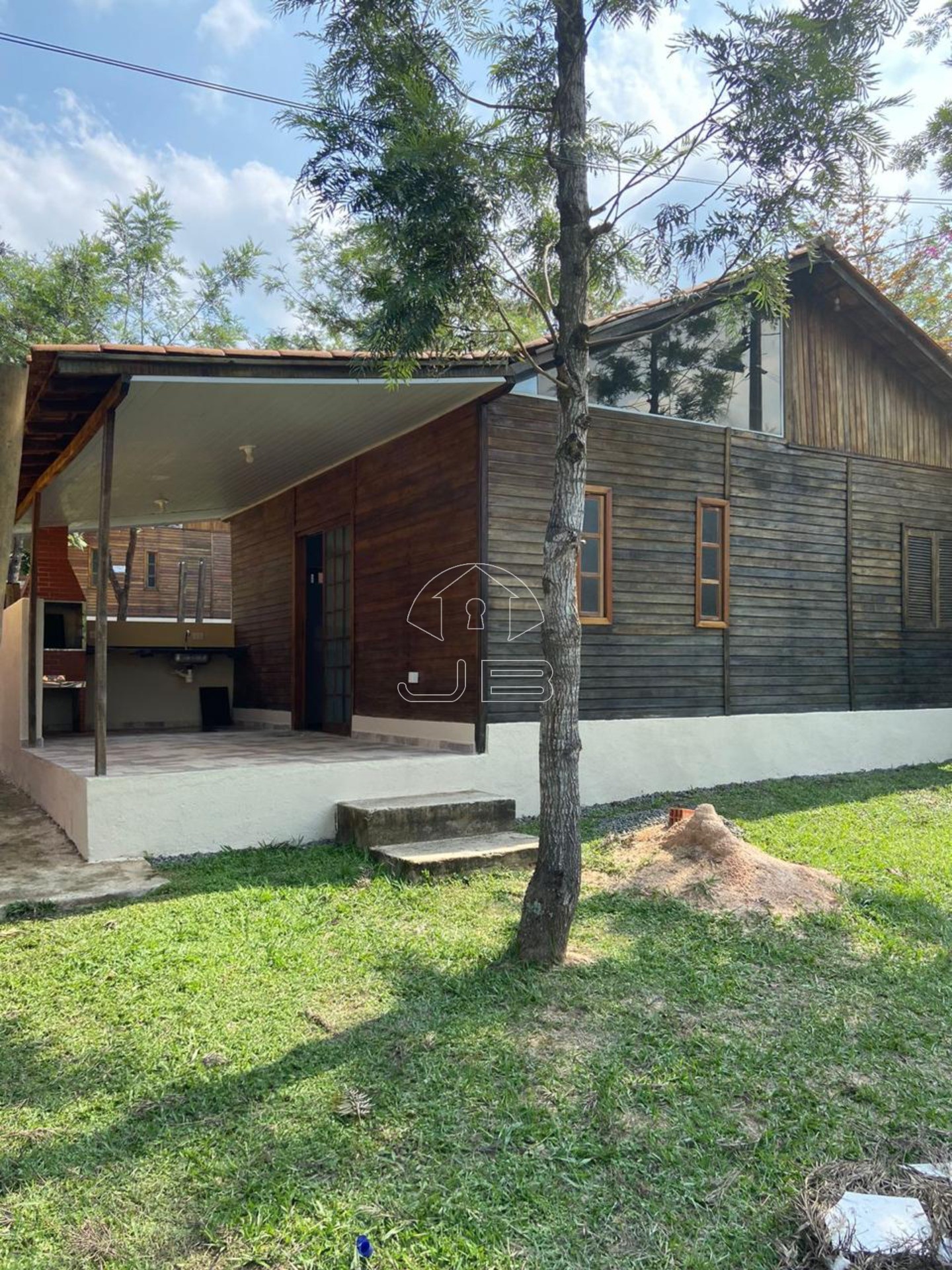 Chalé à venda em Vila Martins, Itu-SP: 2 quartos, sala, banheiro, garagem, 100m² - Oportunidade única!