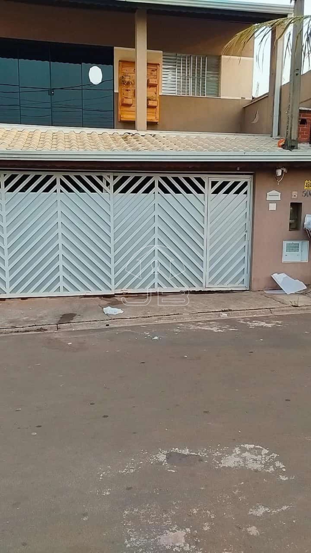 Imperdível oportunidade de casa à venda em Hortolândia-SP, Jardim Nova Europa: 4 quartos, 1 sala, 2 banheiros, 2 vagas, 250 m².