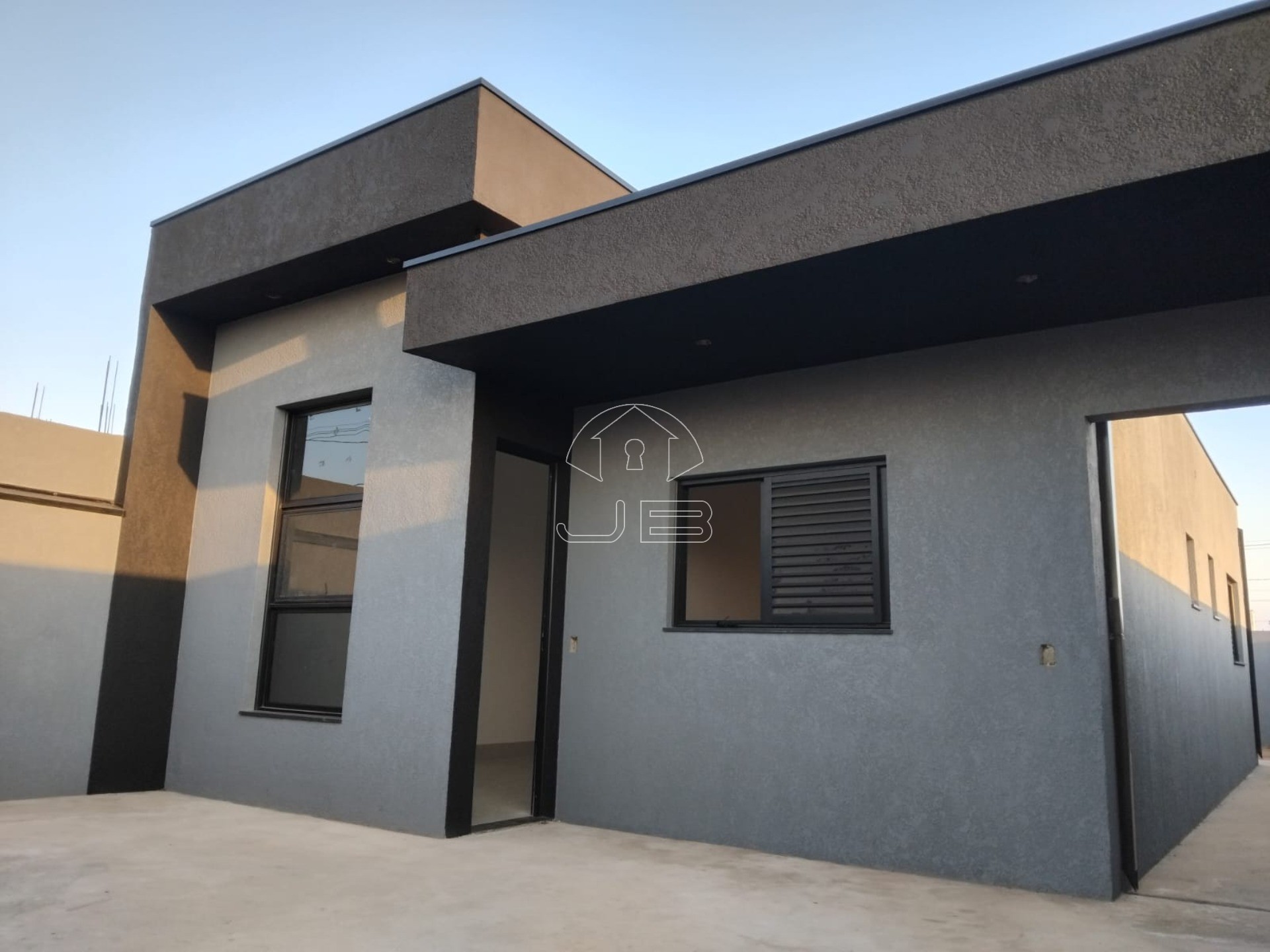 Imperdível! Casa à venda em Hortolândia-SP, Parque Bella Ville: 2 quartos, 1 suíte, 1 sala, 1 banheiro, 2 vagas de garagem, 75,20m².