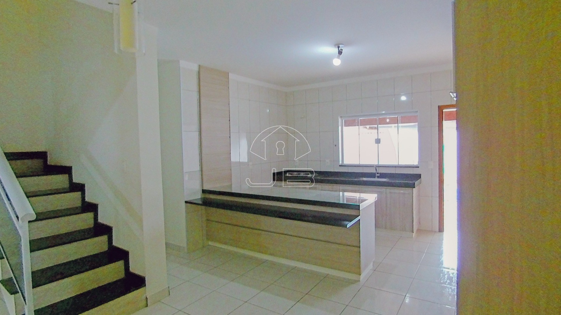 Casa à venda em Americana-SP, Jardim Brasília: 3 quartos, 1 suíte, 2 salas, 3 banheiros, 4 vagas, 150m²! Venha conferir!