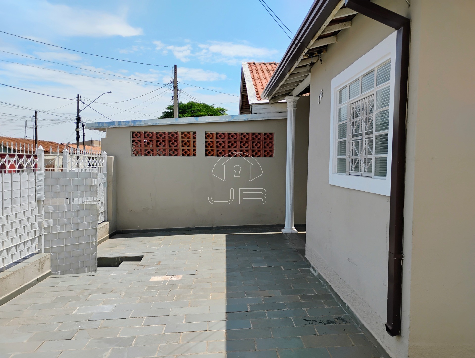 Imóvel de alto padrão em Campinas-SP: Casa à venda com 4 quartos, 1 suíte, 2 salas e 147,50m² no Conjunto Habitacional Padre Anchieta.