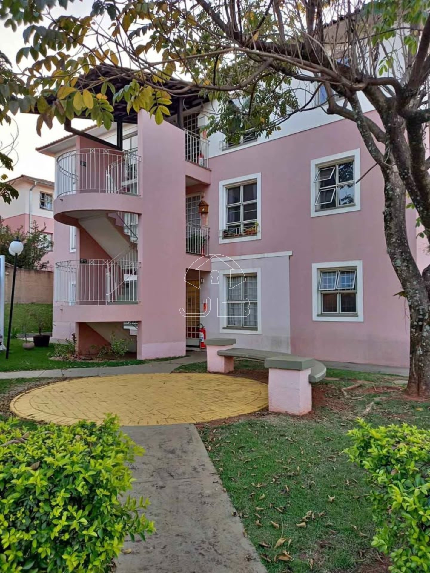 Oportunidade única: Apartamento à venda em Sumaré-SP, Parque Villa Flores, 2 quartos, 1 sala, 1 banheiro, 1 vaga de garagem!