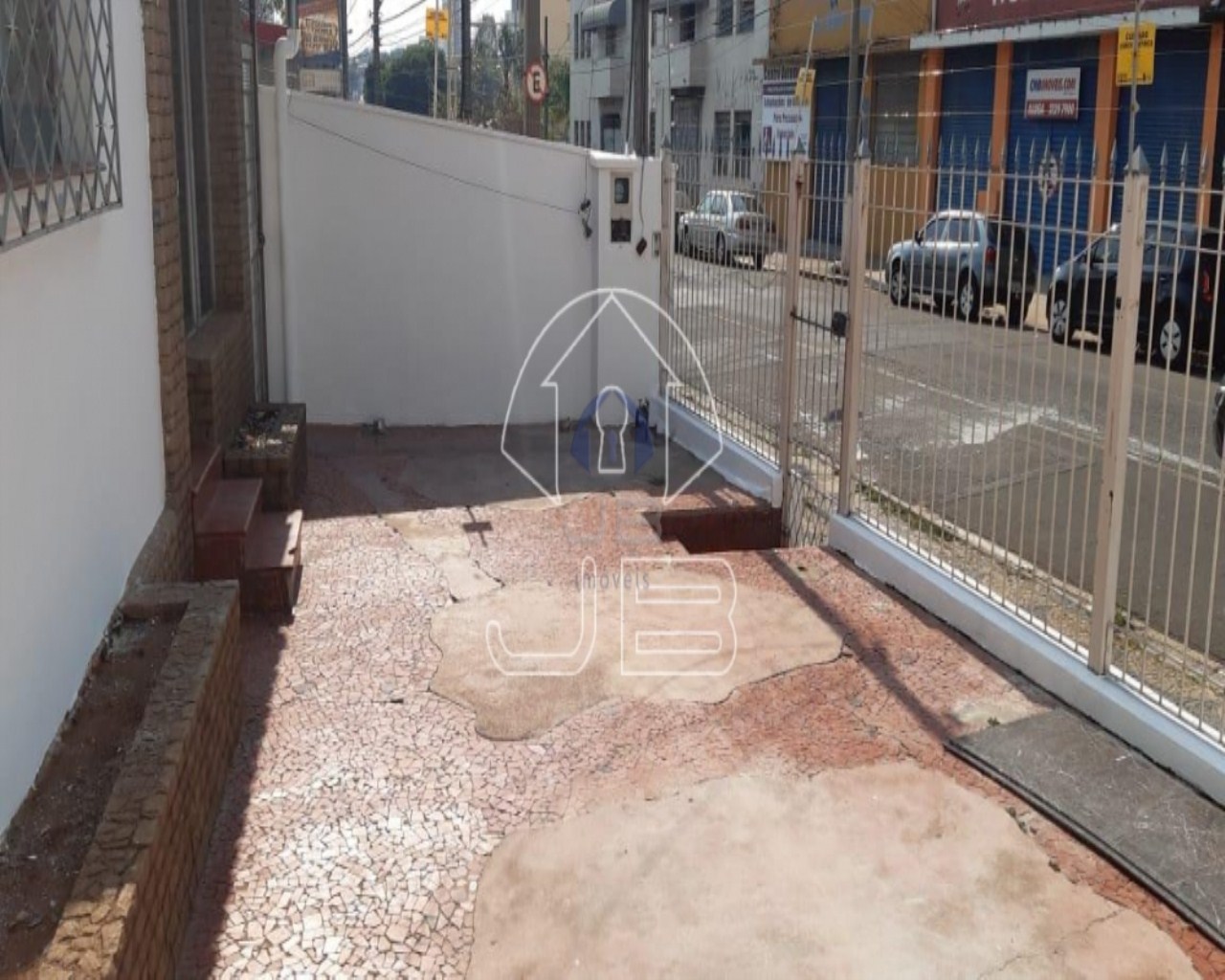 Casa a venda no bairro Bonfim, Campinas-SP.