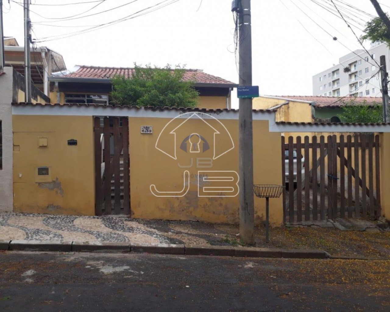 Casa a venda no Ponte Preta, Campinas-SP.