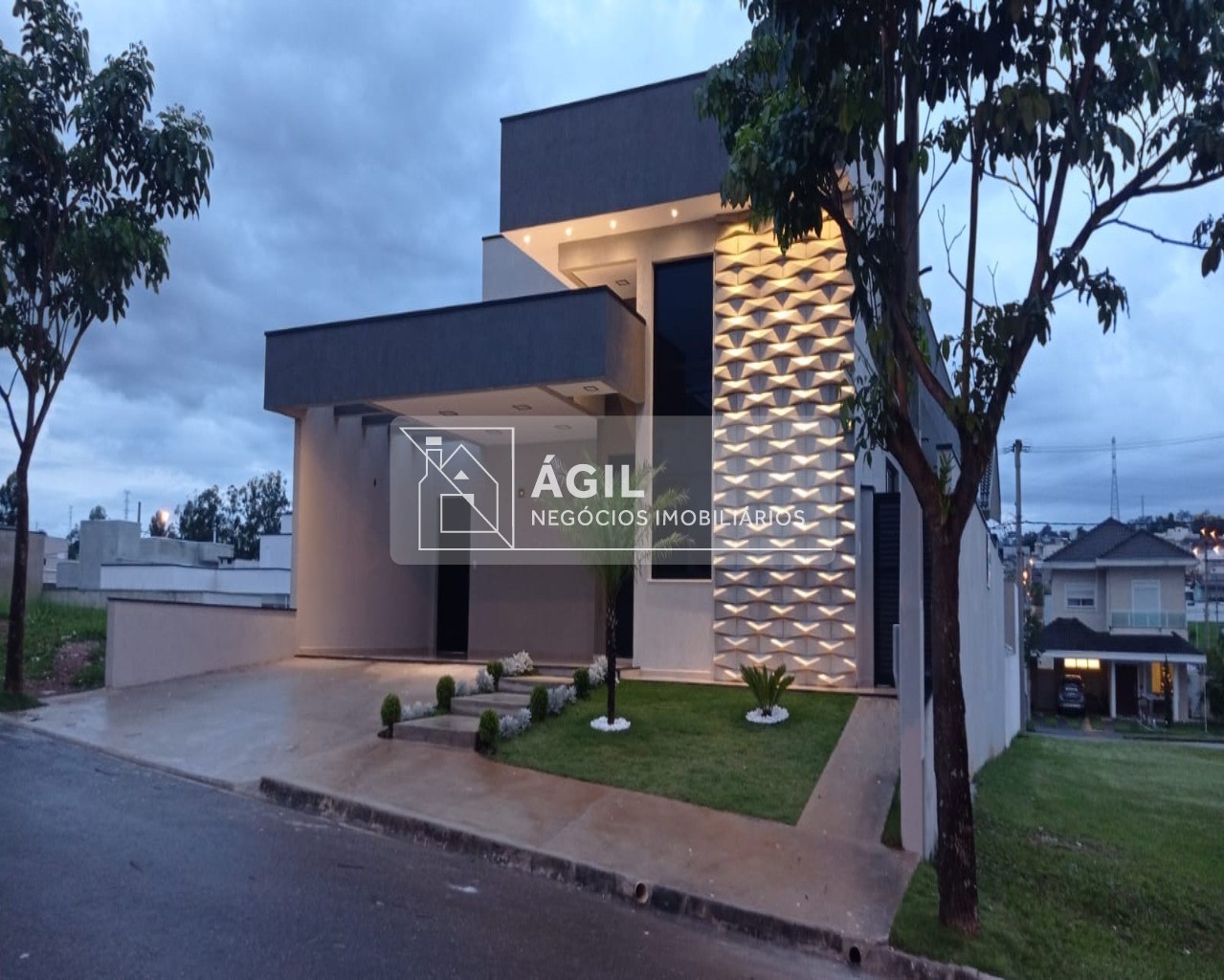Casa a venda no Condomínio Terras do Vale- Caçapava- SP - 300m² de terreno