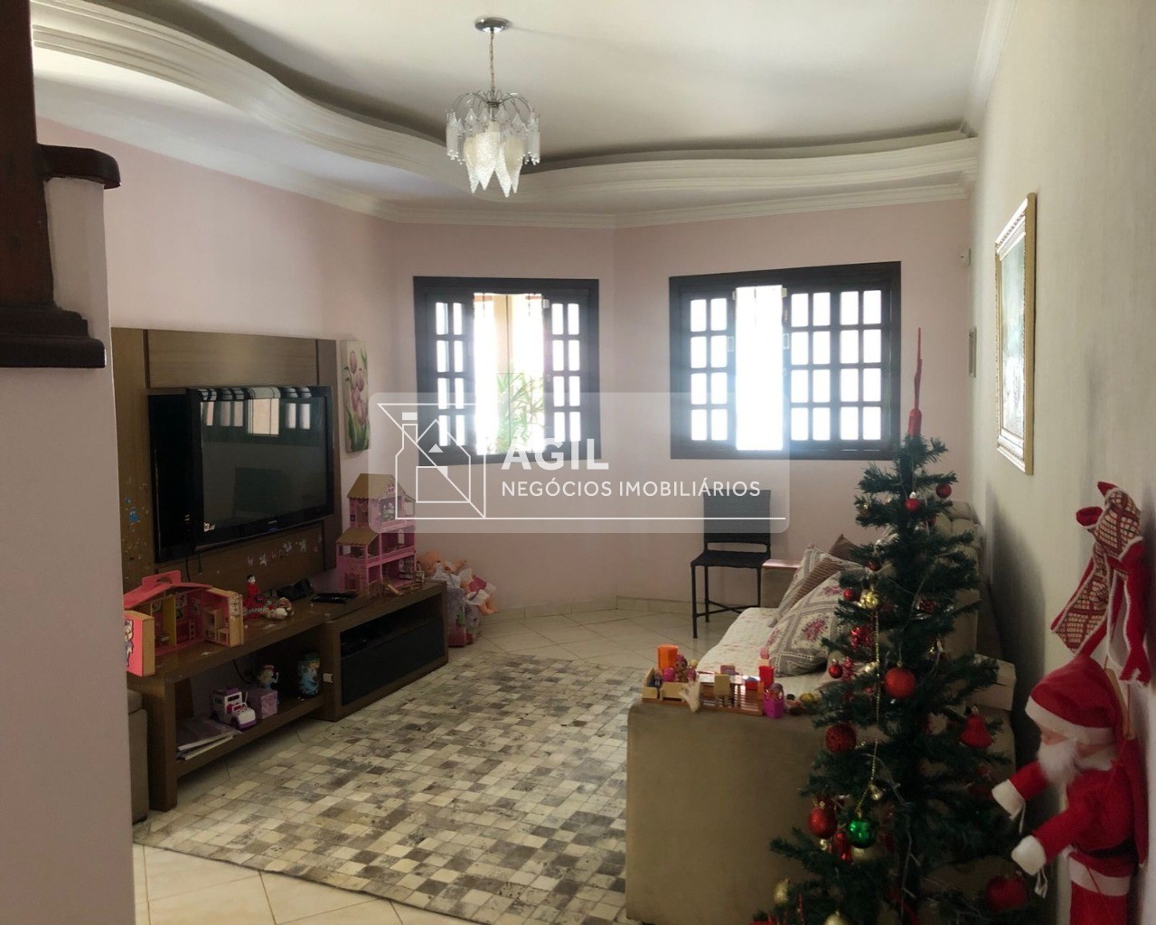 Venda Sobrado com 235m² 4 dormitórios com suíte no Loteamento Villa Branca - Jacareí