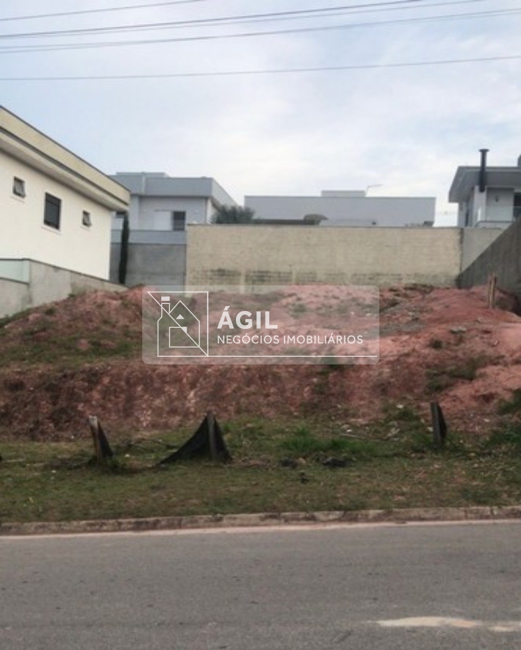 Terreno a Venda no Condomínio Verana - São José dos Campos - Zona Leste