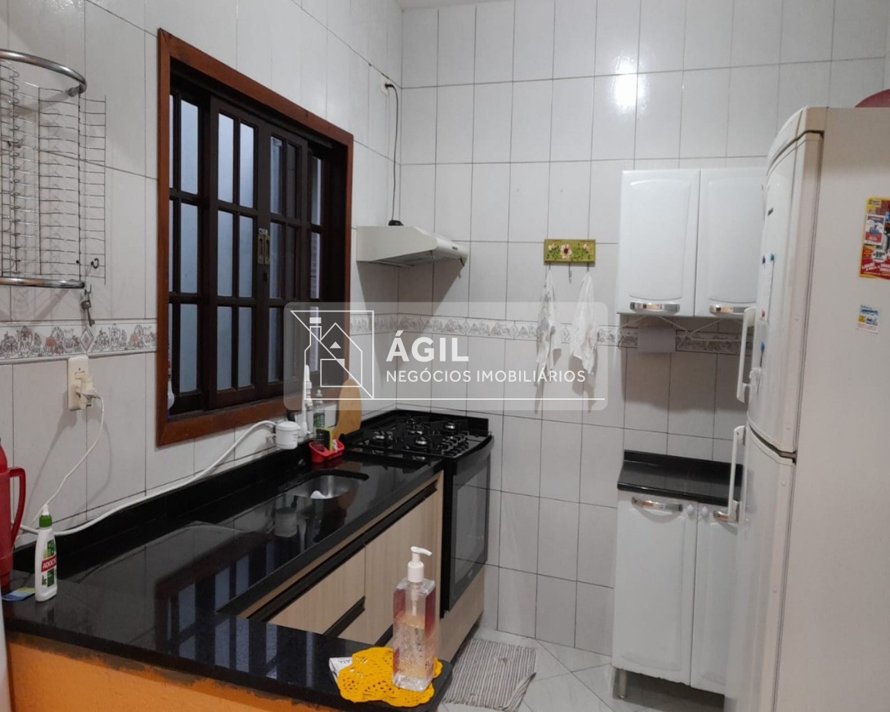 Vende-se casa térrea no parque dos príncipes - jacareí
