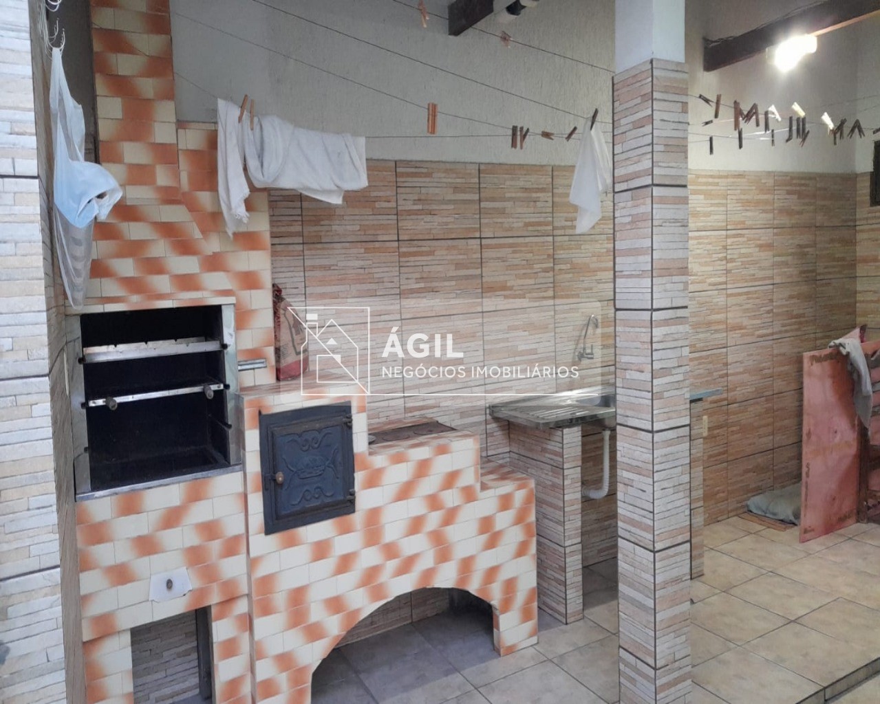 Vende-se casa térrea no parque dos príncipes - jacareí