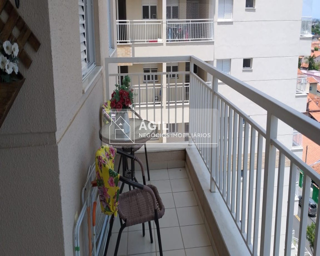 Apartamento 3 dormitórios no Ed. Brisas do Estoril - Jardim Estoril