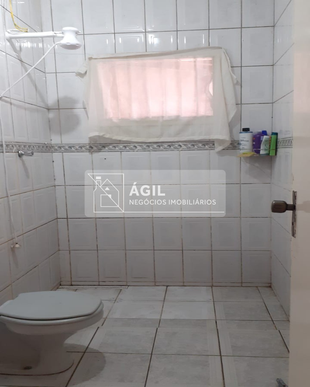 Venda casa térrea com 4 dormitórios, sendo 1 suíte - jacareí