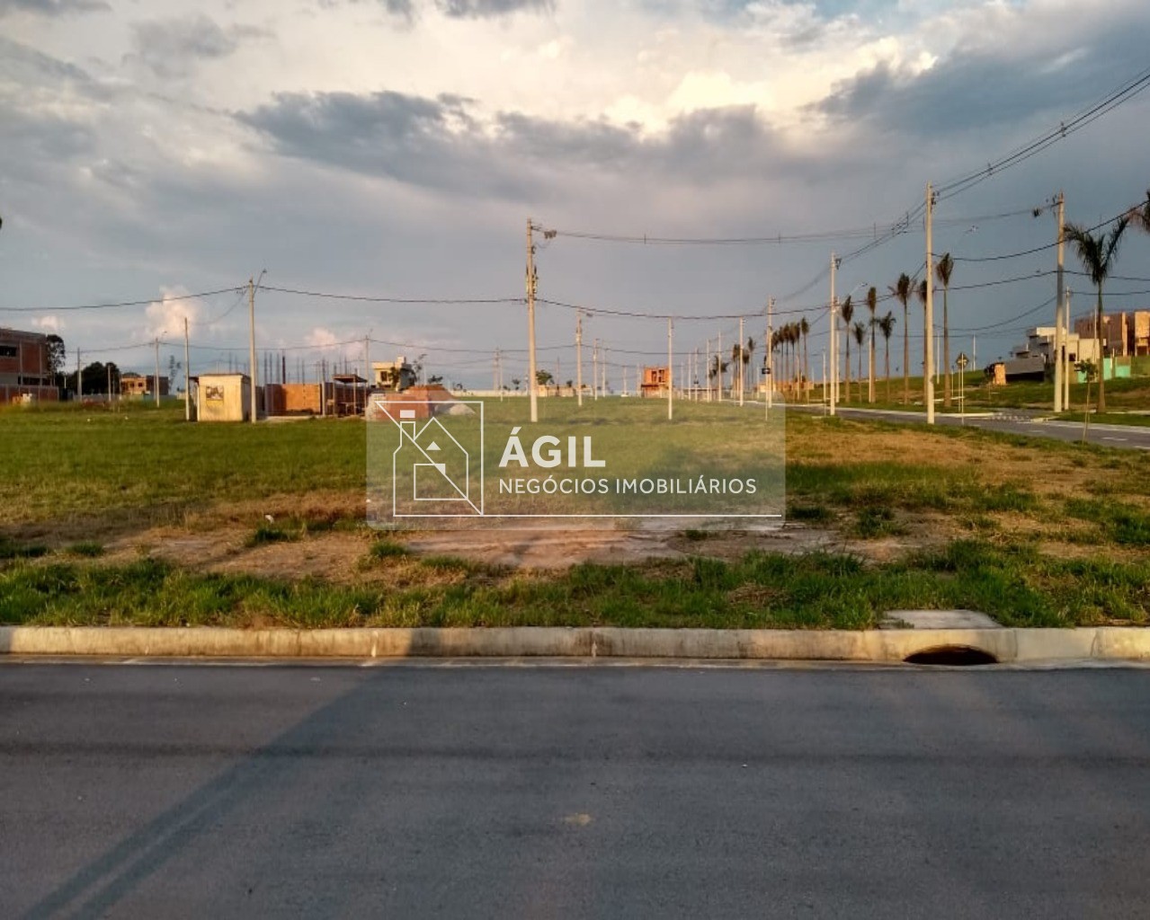 Terreno em Condomínio - Eugênio de Mello - Residencial Vereda dos Campos - 250m².