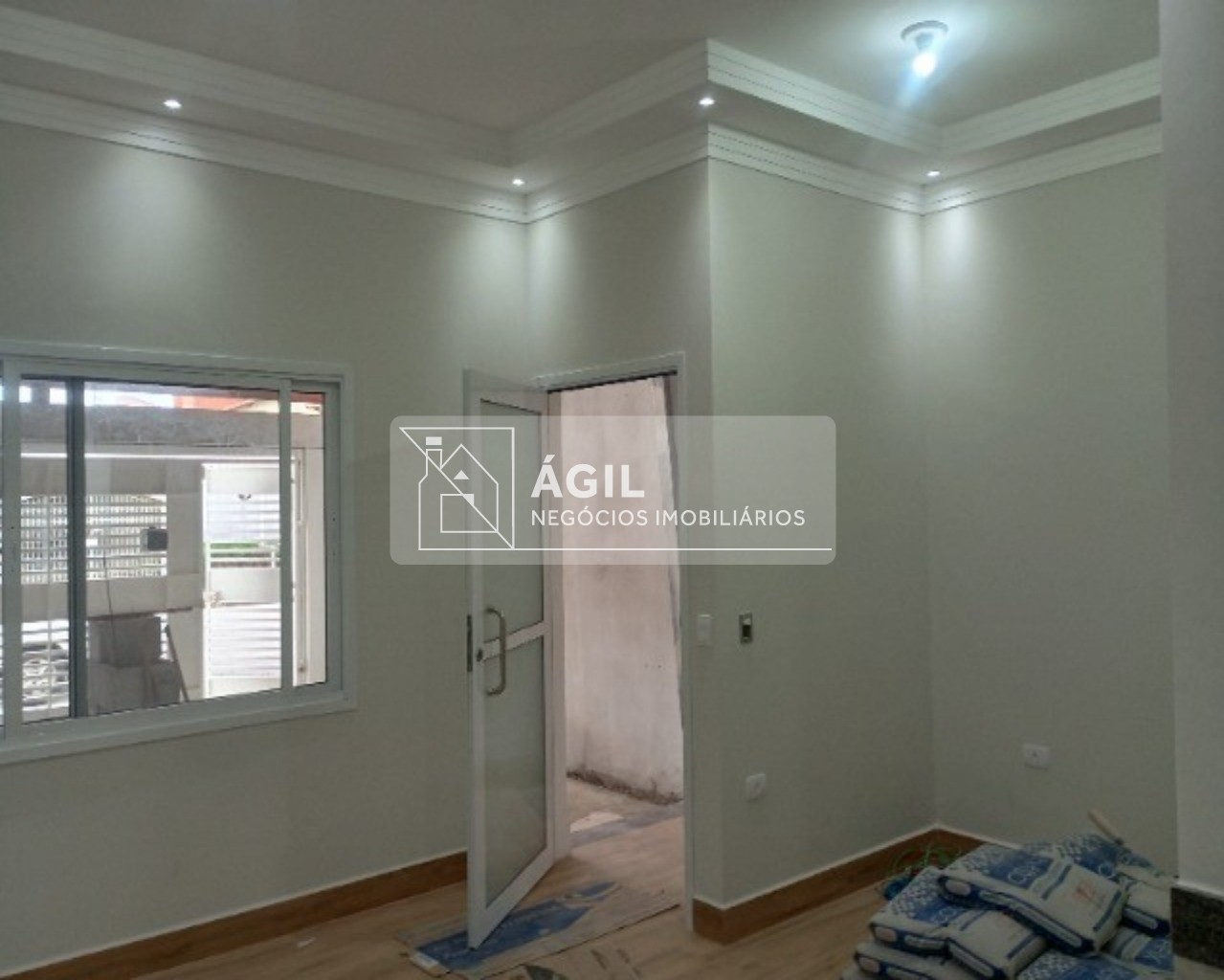 Casa Nova a Venda no Bairro Jardim Santa Maria - Jacareí - São Paulo