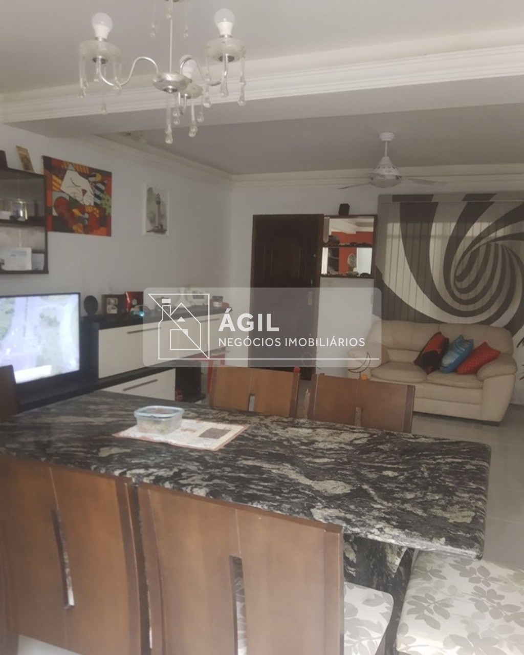 Casa a Venda de 3 dormitórios no vale dos Pinheiros local privilegiado no Esplanada, São José dos Campos/SP