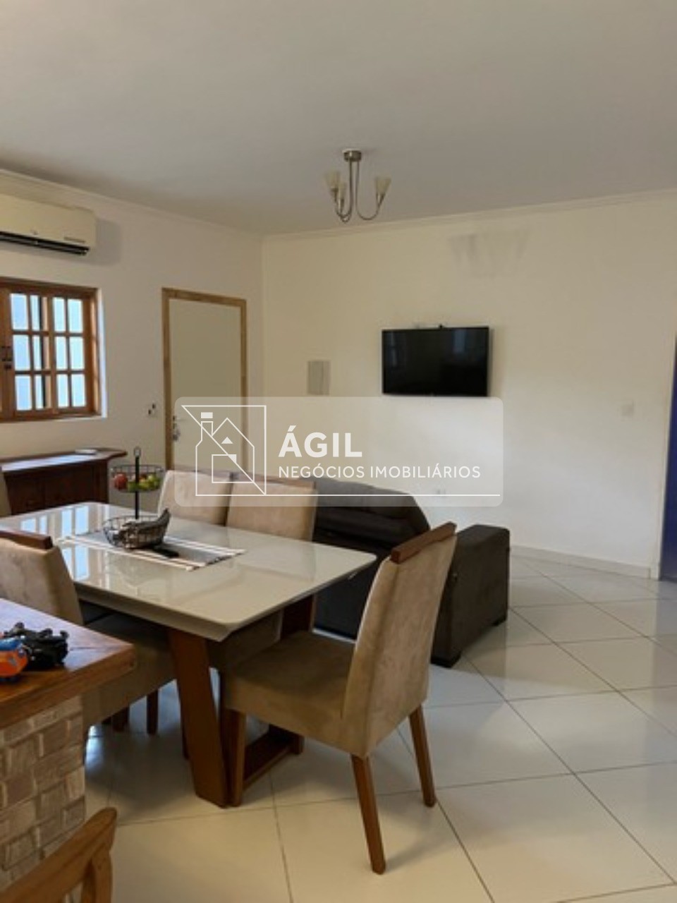 Venda - Casa com 2 suítes na Vila São Bento - Zona Sul - São José dos Campo