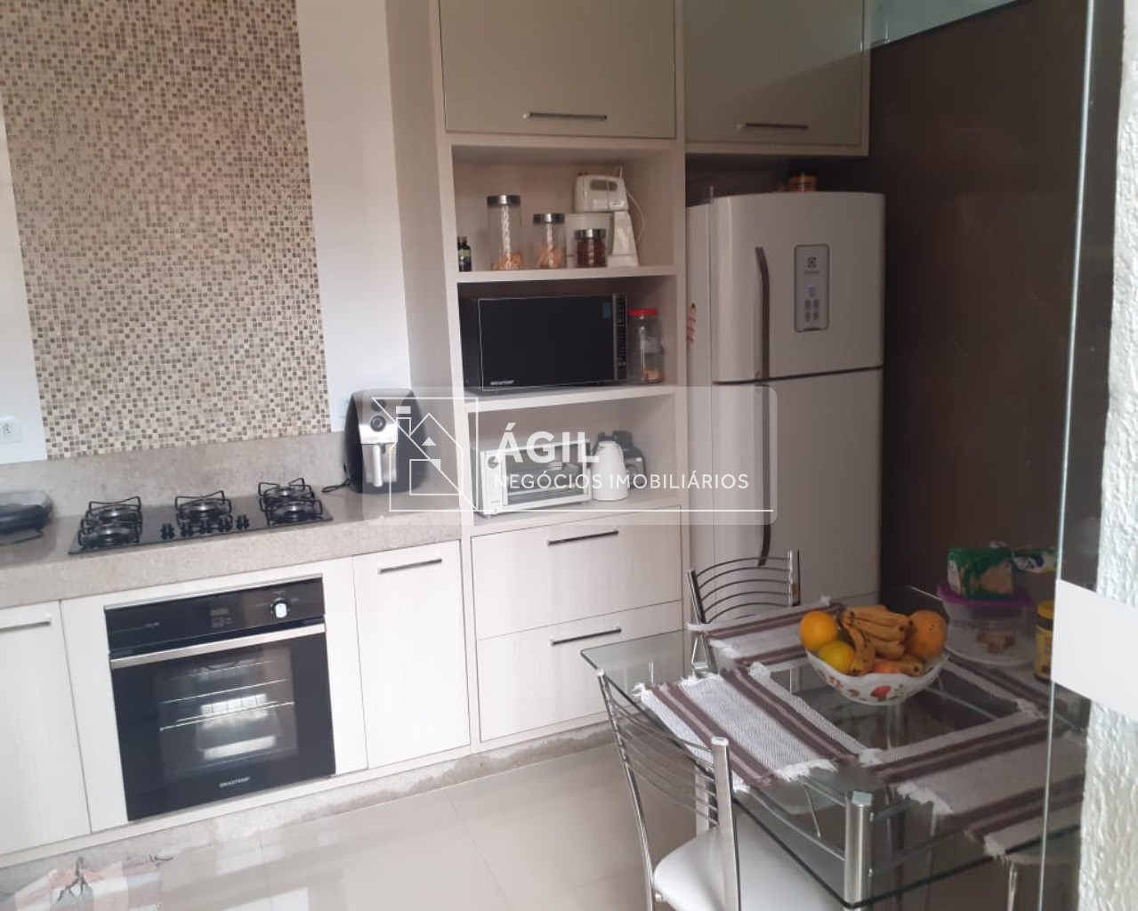 Venda - Casa Sobrado no Jardim Santo Onofre - São José dos Campos