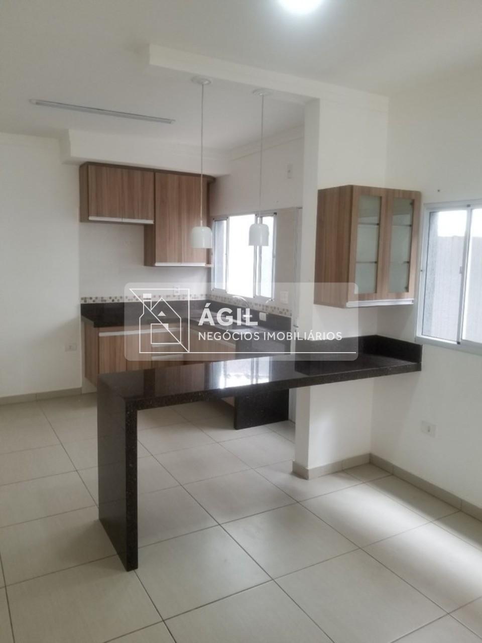 Vendo casa no Jd. Souto 3 dormitórios Próximo ao CTA / INPE / Embraer - São José dos Campos