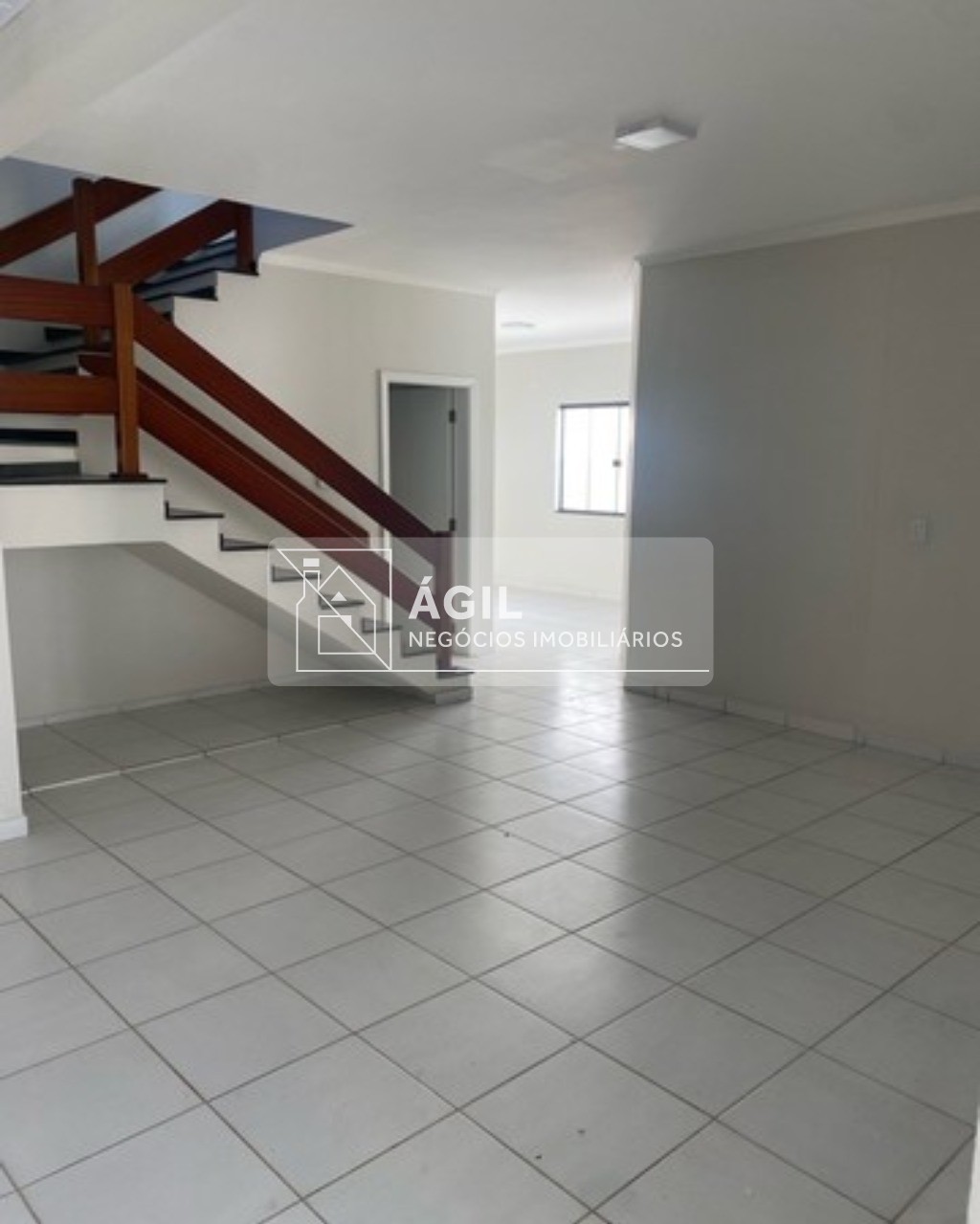 Venda Excelente sobrado para uso comercial - Jardim das Indústrias - São José dos Campos - SP