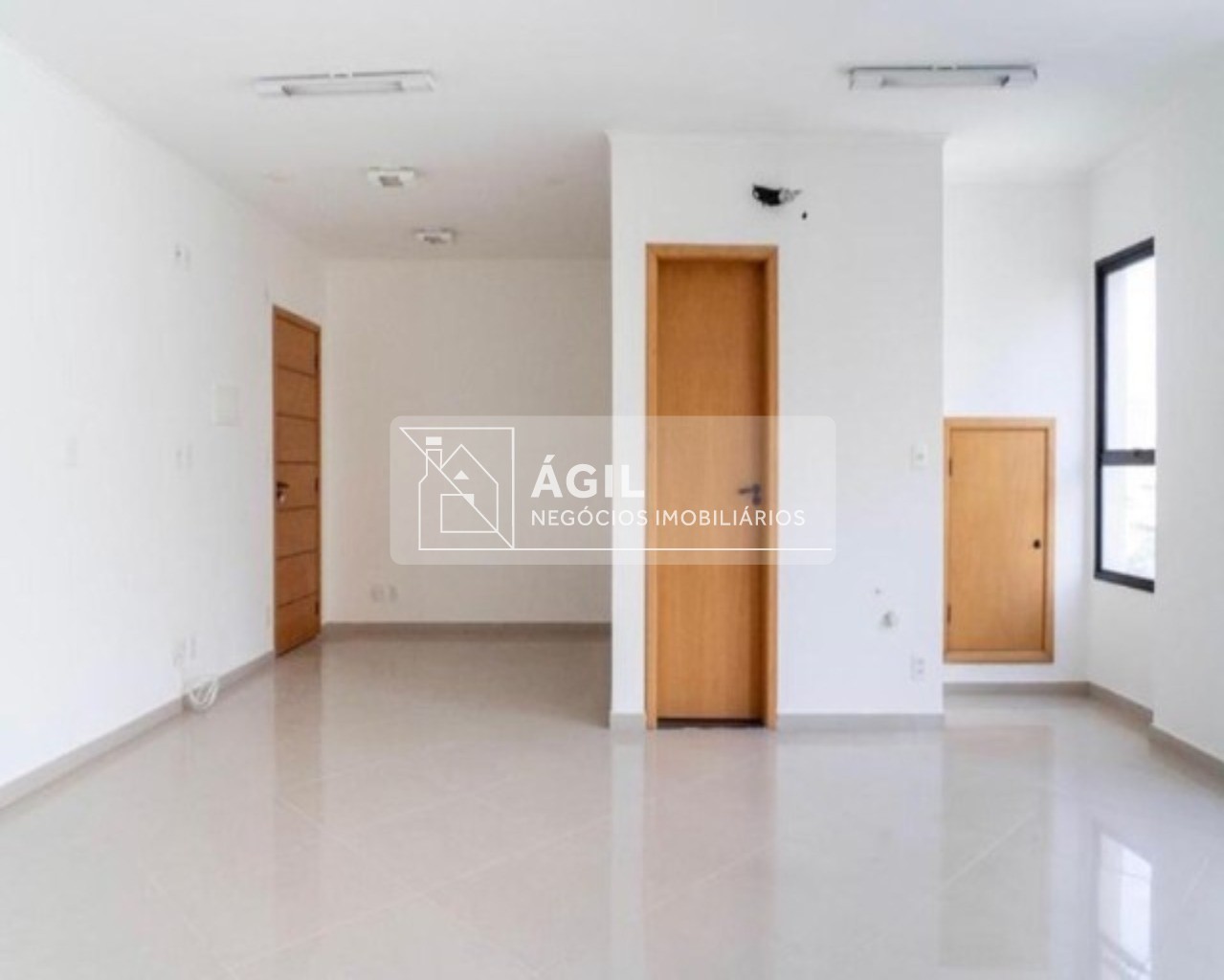 Venda Sala de 40m² em Centro Empresarial - São José dos Campos - SP