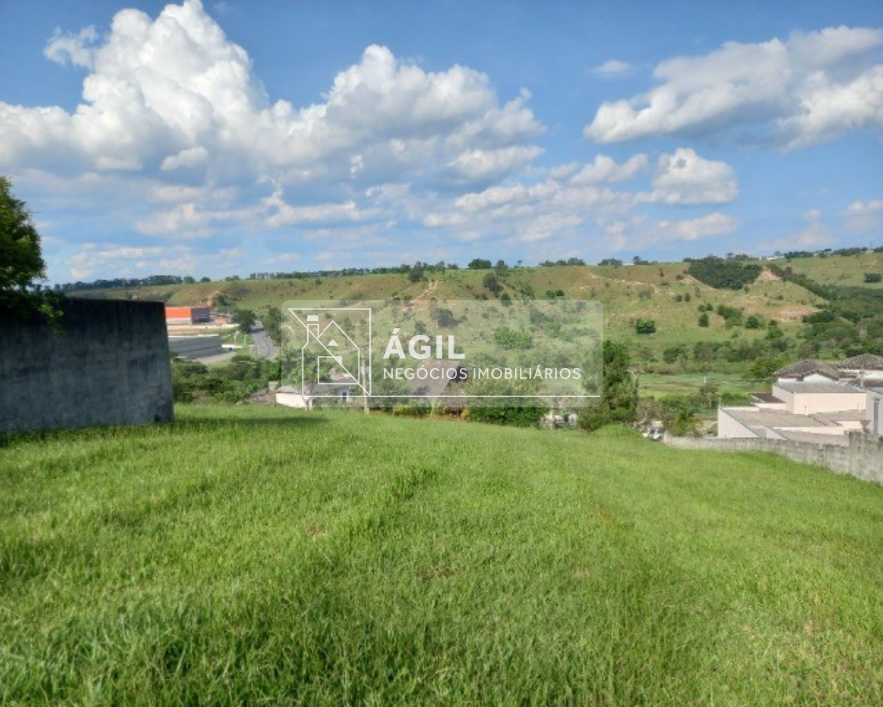 Terreno a venda no Condomínio Residencial Mirante do Vale - Jacareí - SP