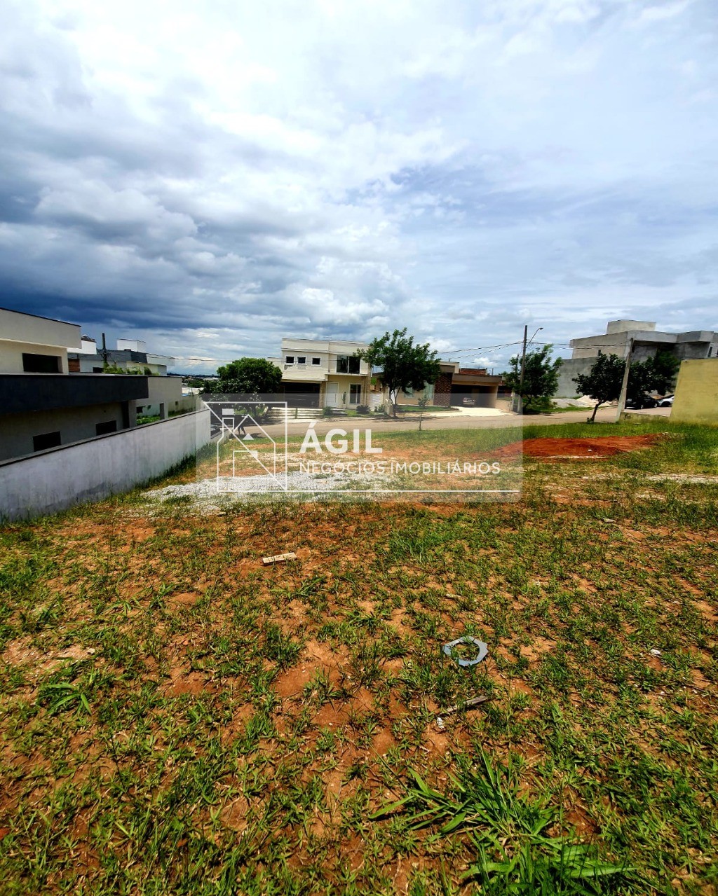 Terreno no condomínio terras do vale, em Caçapava total 600²