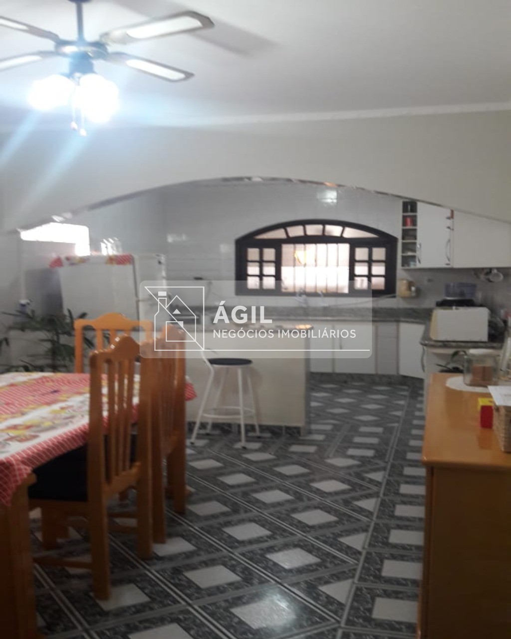 CASA A VENDA NO PARQUE DOS YPÊS/ 3 DORMITÓRIOS
