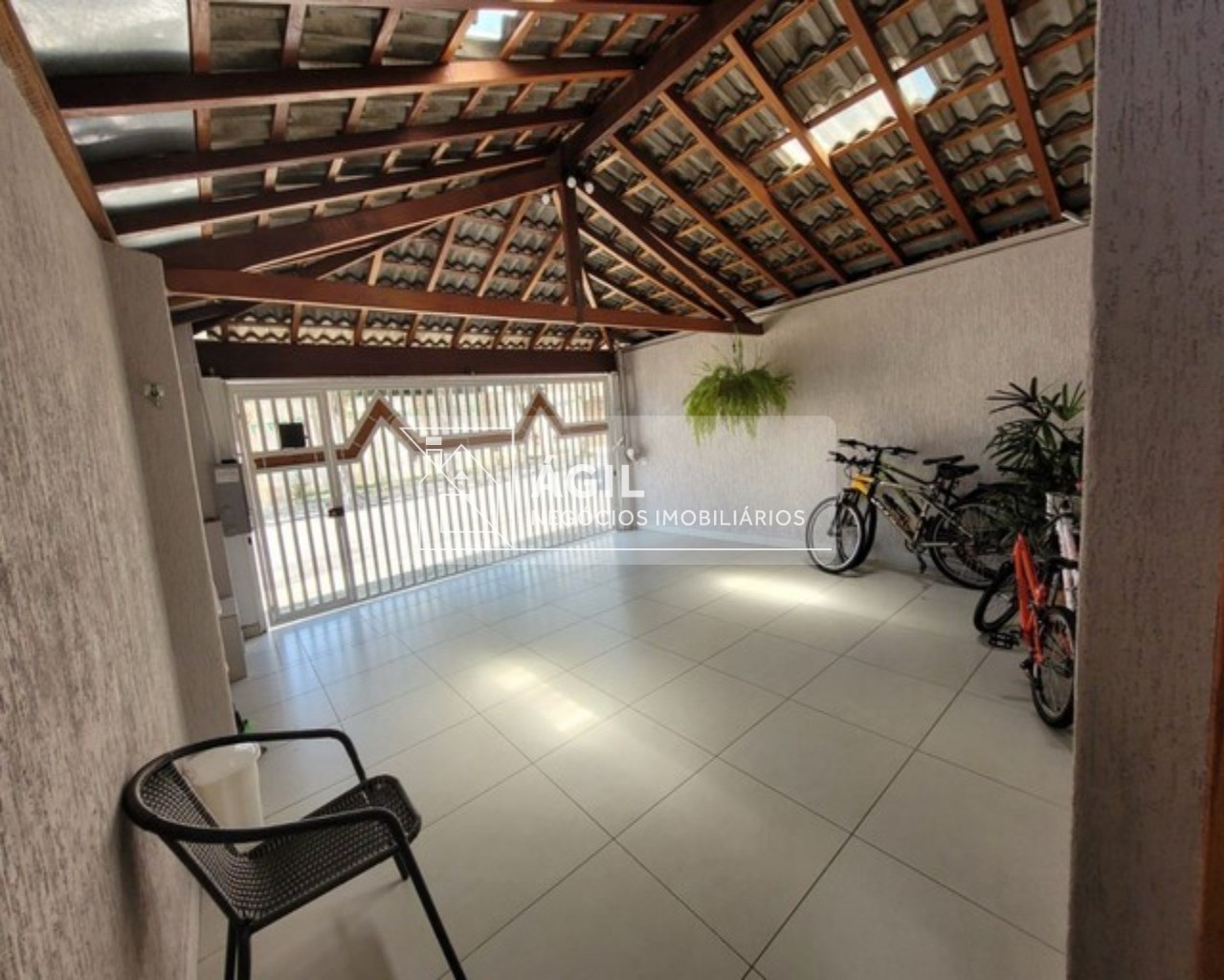 Casa a venda 2 Dormitórios/Suíte no Jardim da Industrias/ Excelente Localização