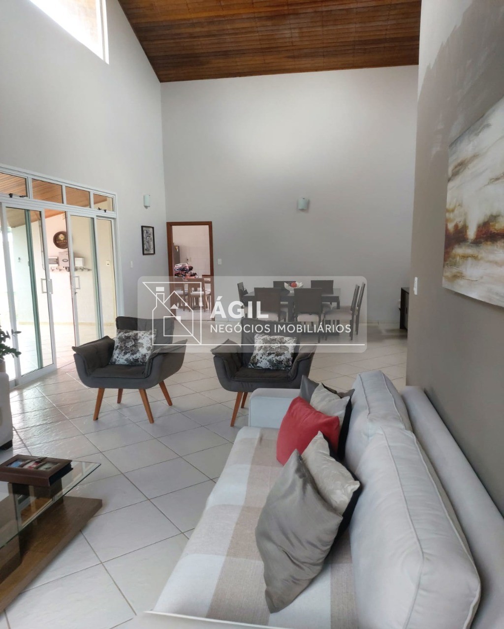 Vende se Casa no Condomínio Residencial Mirante do Vale