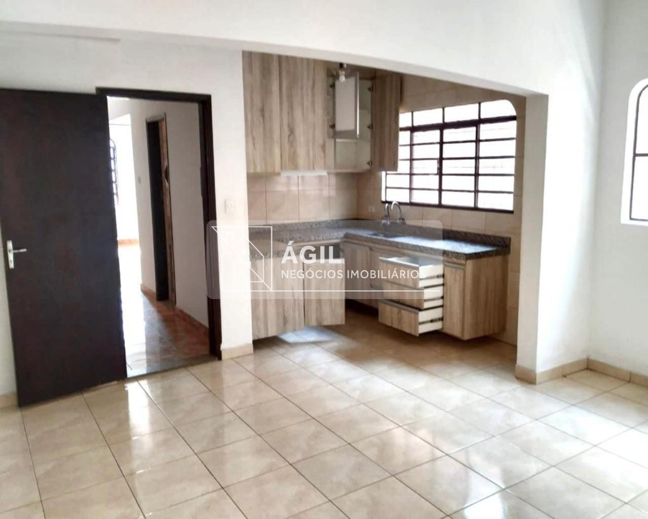 Venda Casa Sobrado de 3 dormitórios com suíte no Monte Castelo - São José dos Campos - SP