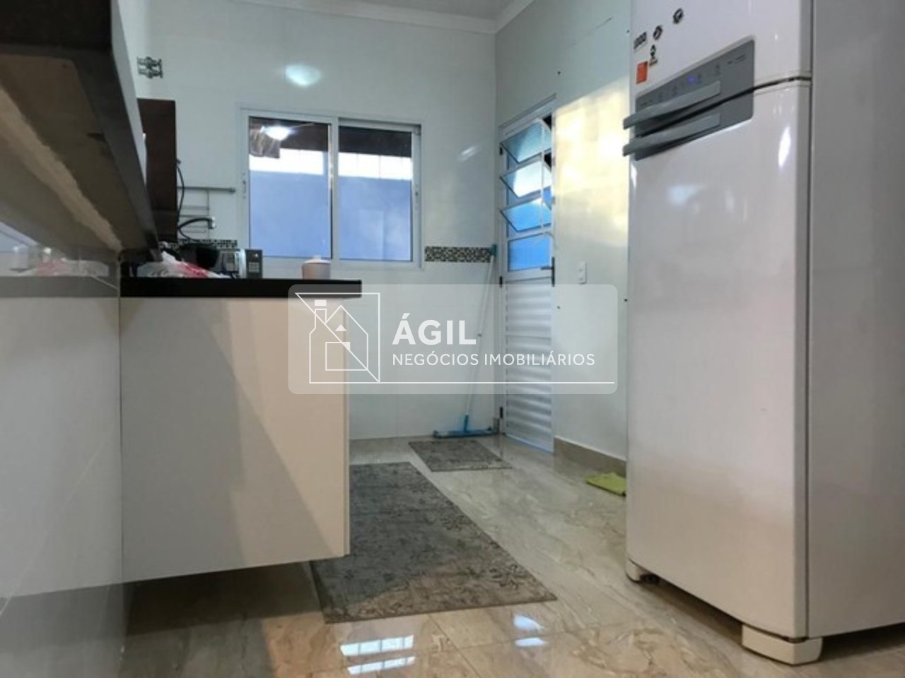Venda Casa térrea com 3 dormitórios e suíte no Loteamento Villa Branca - Jacareí - SP