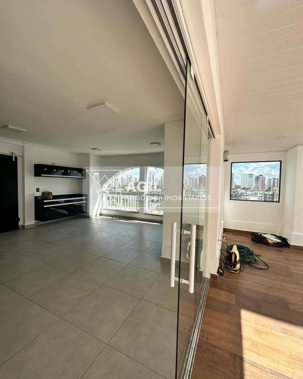 Cobertura a venda 143 m²3 Dormitórios no Bairro Vila Ema