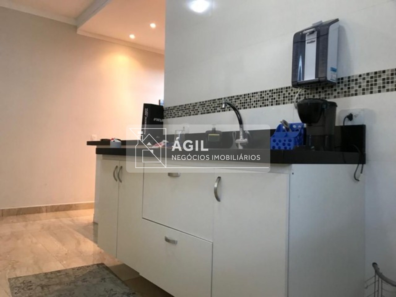 Venda Casa térrea com 3 dormitórios e suíte no Loteamento Villa Branca - Jacareí - SP