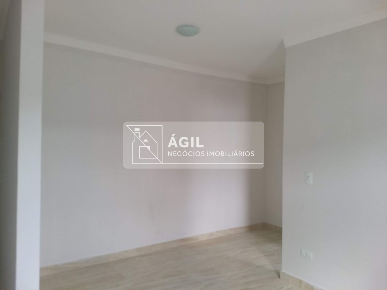 Venda Casa térrea com 3 dormitórios e suíte no Loteamento Villa Branca - Jacareí - SP