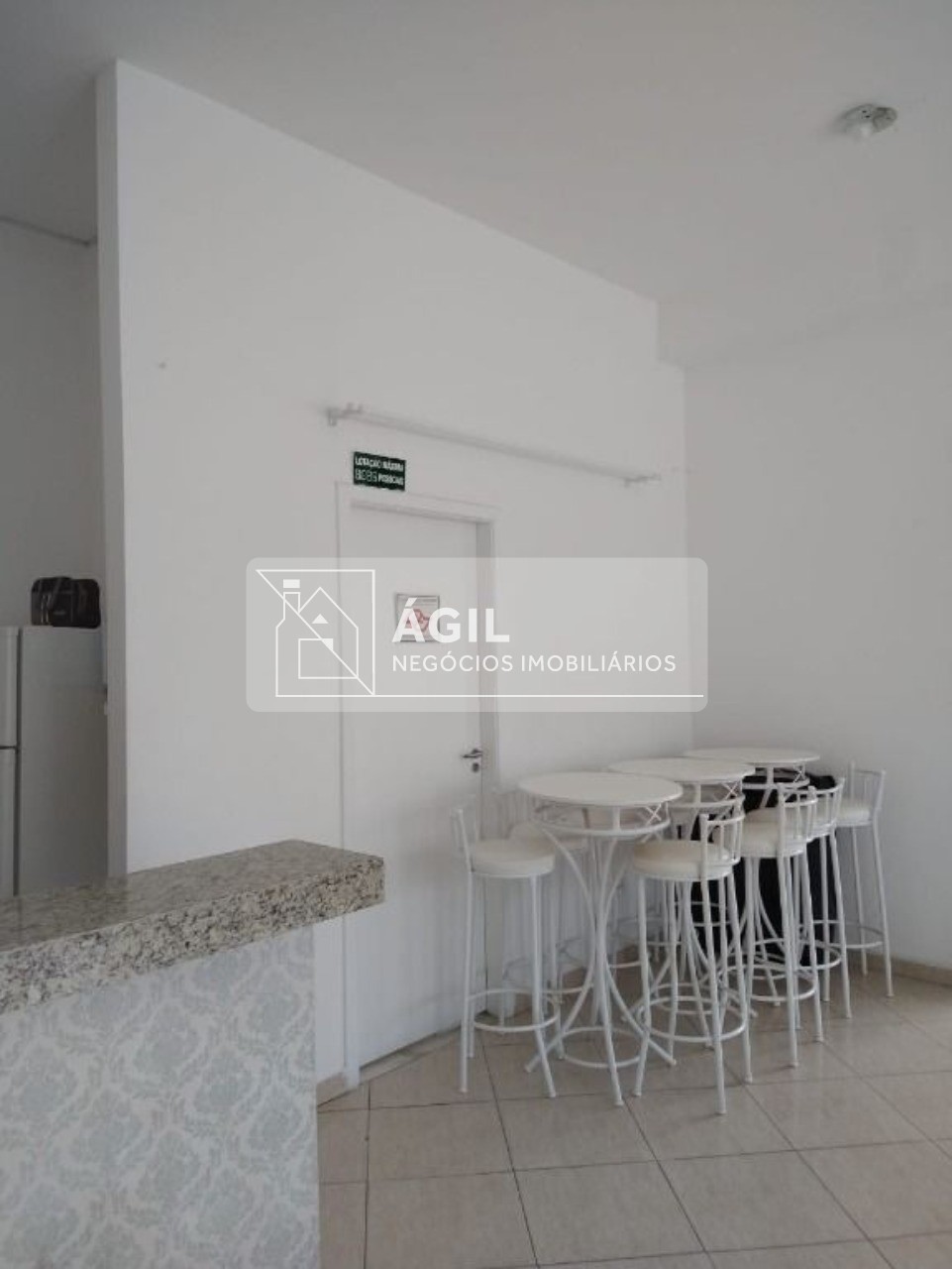 Vendo- Vende-se Apartamento 02 dormitórios Edifício Vilma, Próximo ao Centro da Juventude, São José dos Campos, Jardim América, Avenida Bacabal