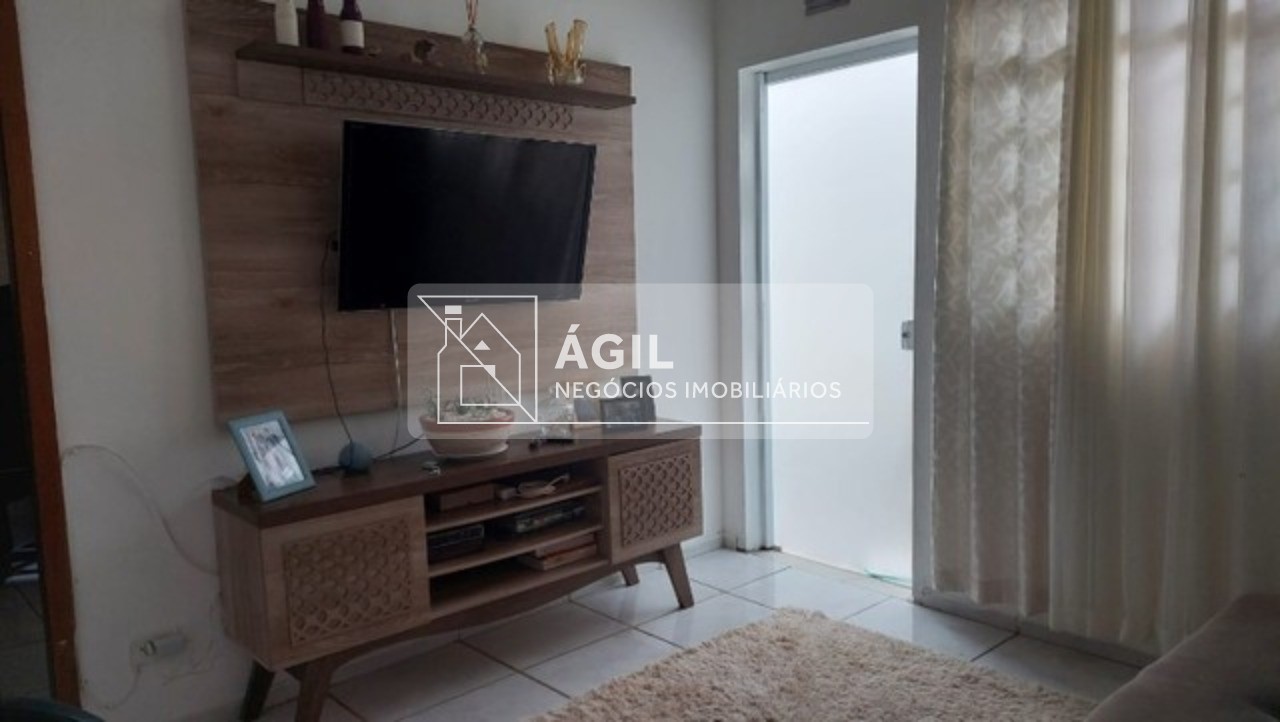 Casa a venda 2 Dormitórios no Jardim Diamante terreno 150m²